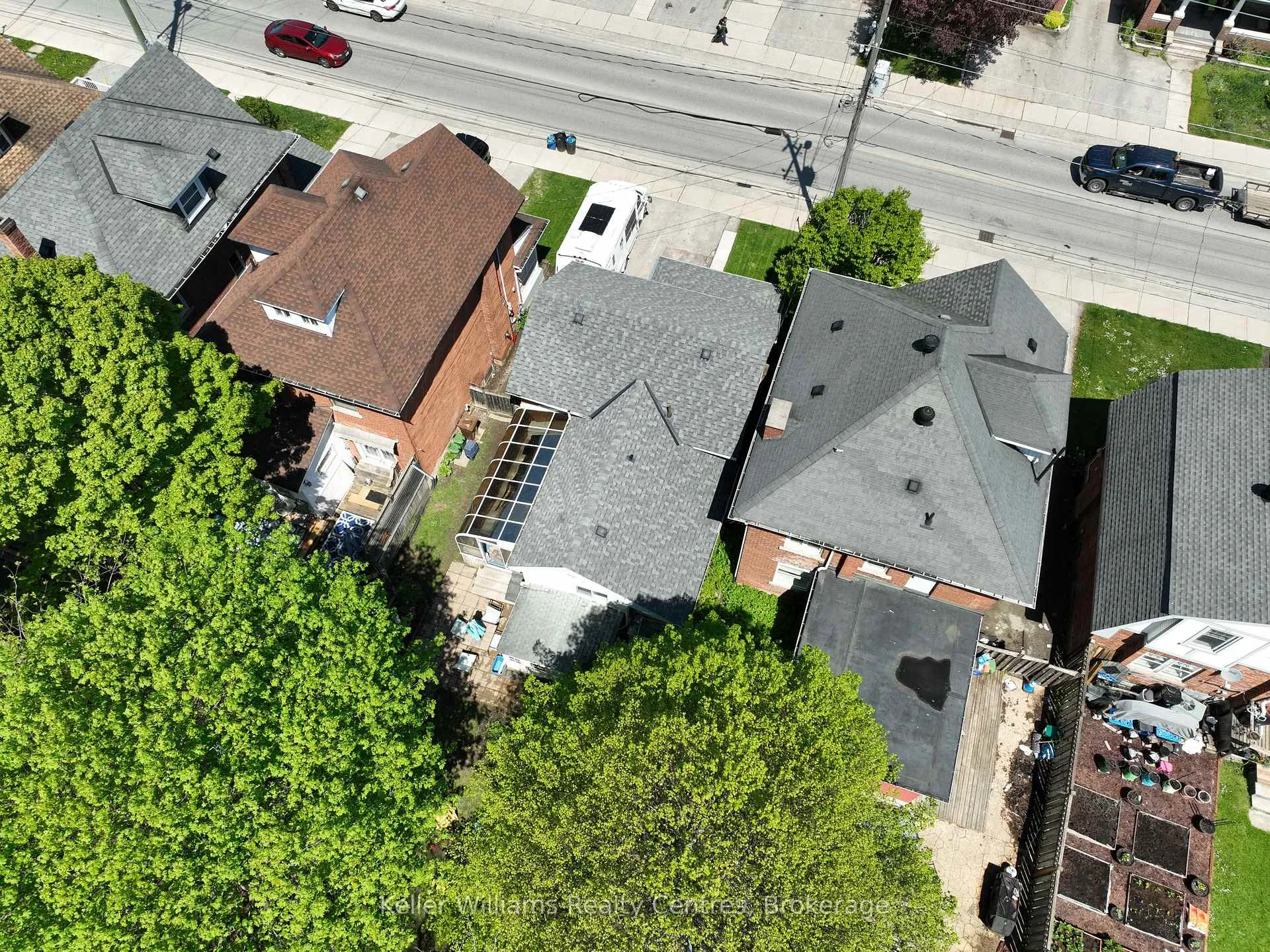 Photo 30 of 247 6th Street E, Owen Sound — HOMEH