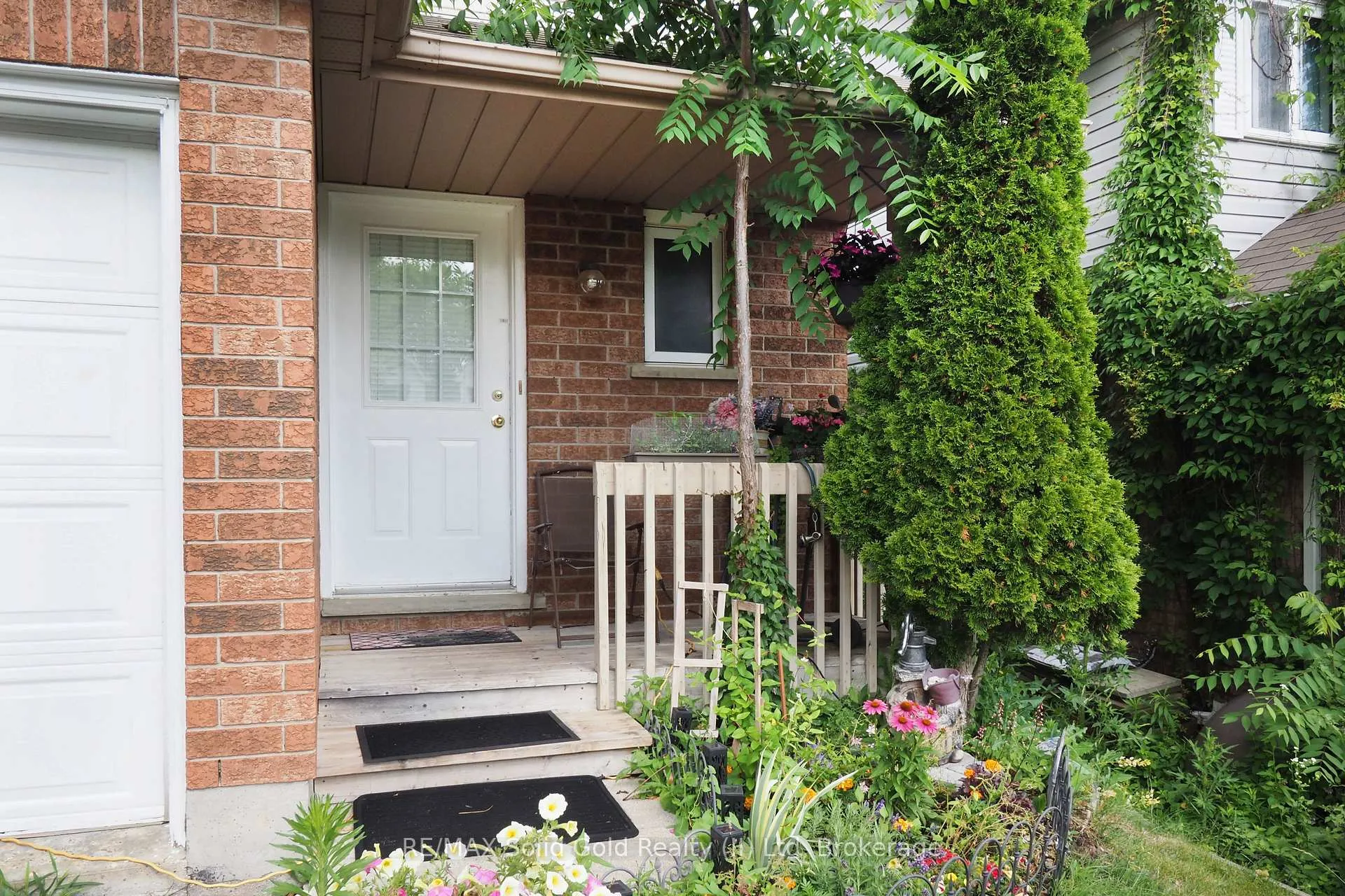 Photo 4 of 429 Exmoor Street, Waterloo — HOMEH