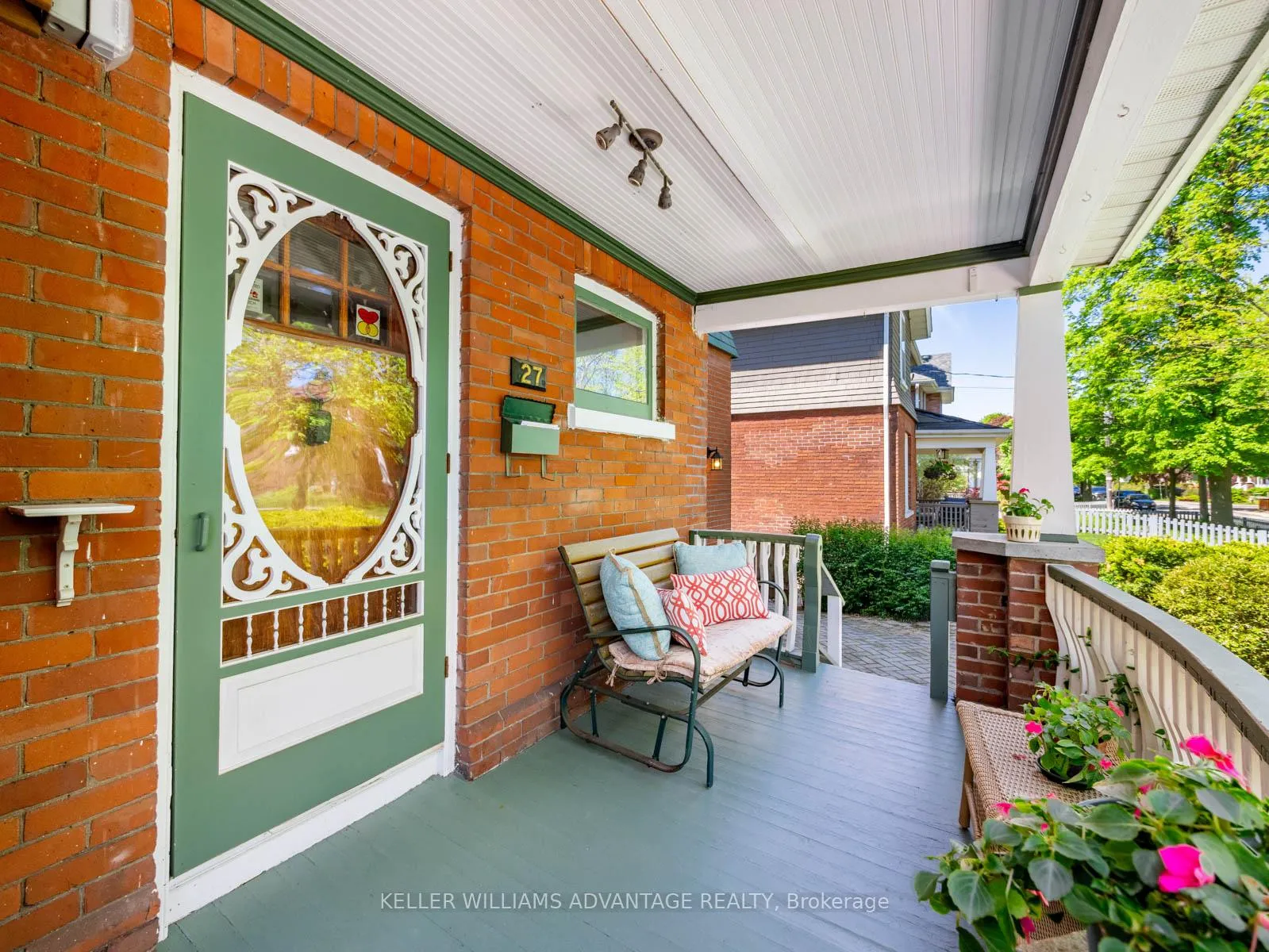 Photo 3 of 27 Lyall Avenue, Toronto, East End-Danforth — HOMEH