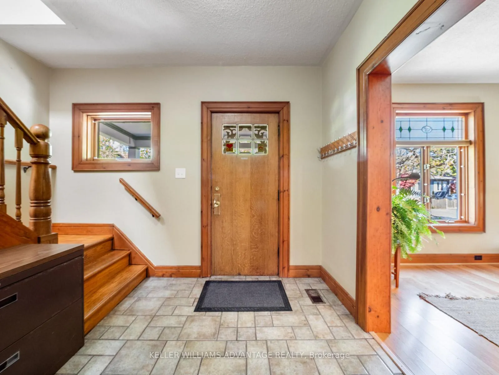 Photo 4 of 27 Lyall Avenue, Toronto, East End-Danforth — HOMEH