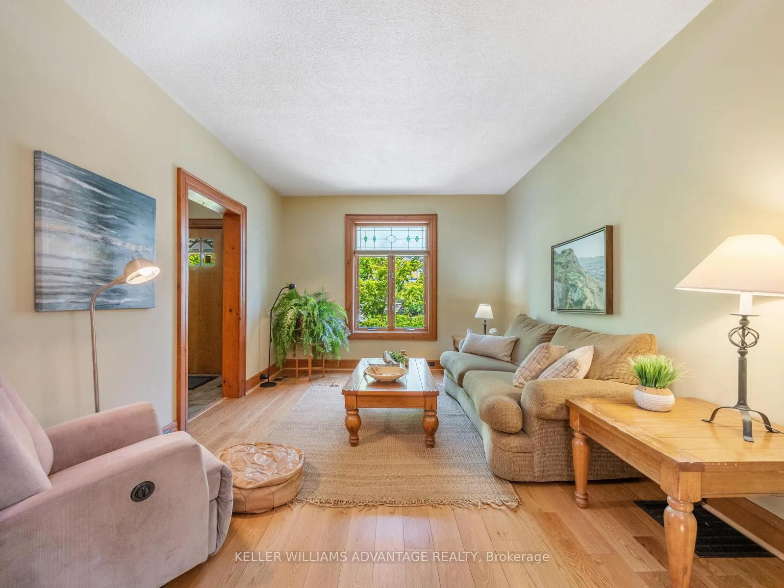 Photo 5 of 27 Lyall Avenue, Toronto, East End-Danforth — HOMEH