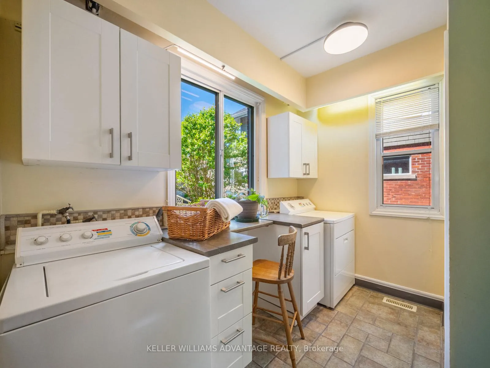 Photo 19 of 27 Lyall Avenue, Toronto, East End-Danforth — HOMEH