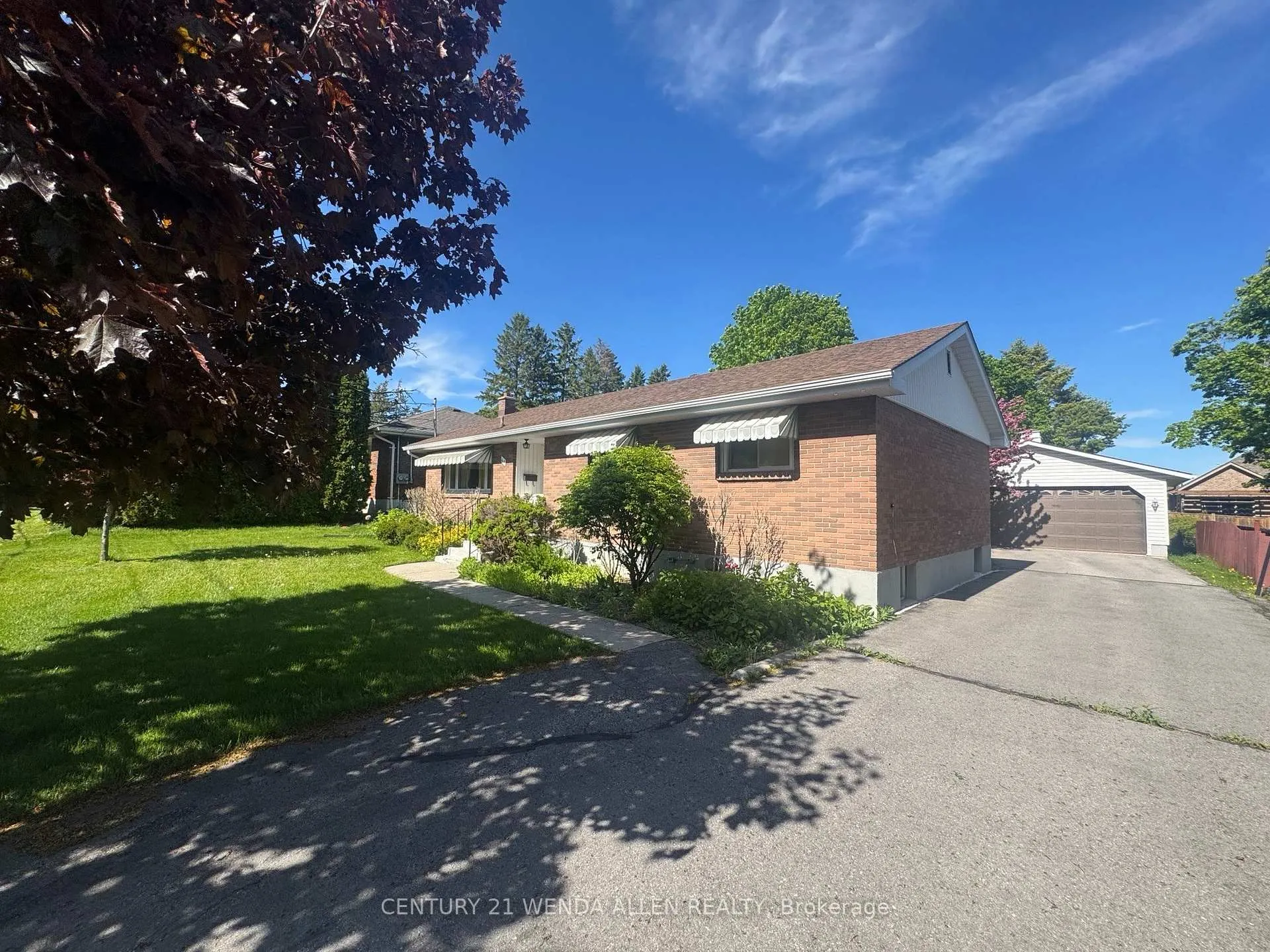 Photo 2 of 63 Gilbert Street, Belleville, Belleville Ward — HOMEH