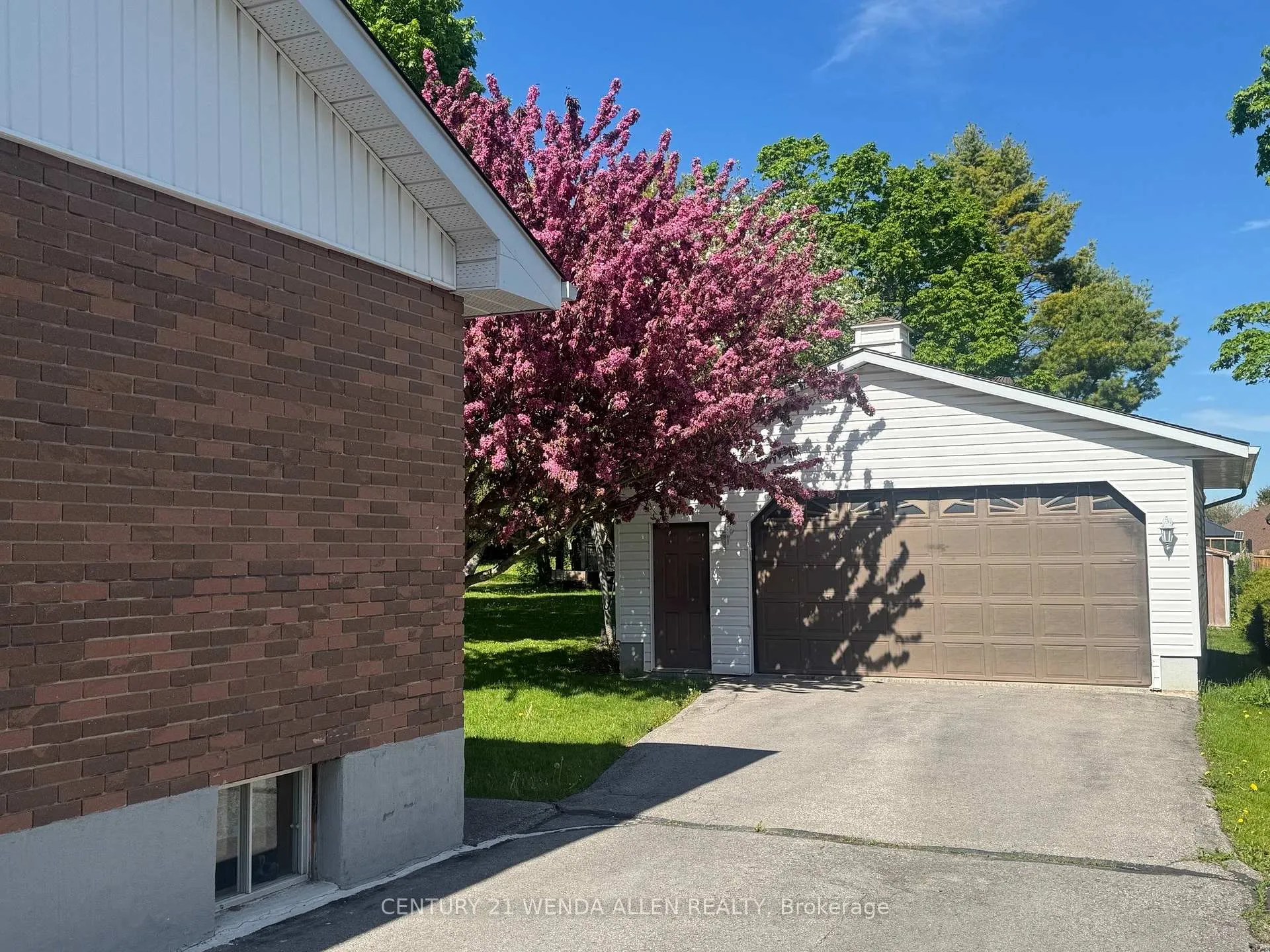 Photo 4 of 63 Gilbert Street, Belleville, Belleville Ward — HOMEH