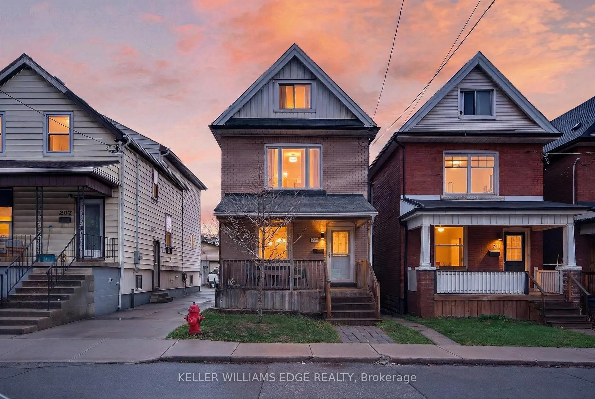 Front of 209 Glendale Avenue N