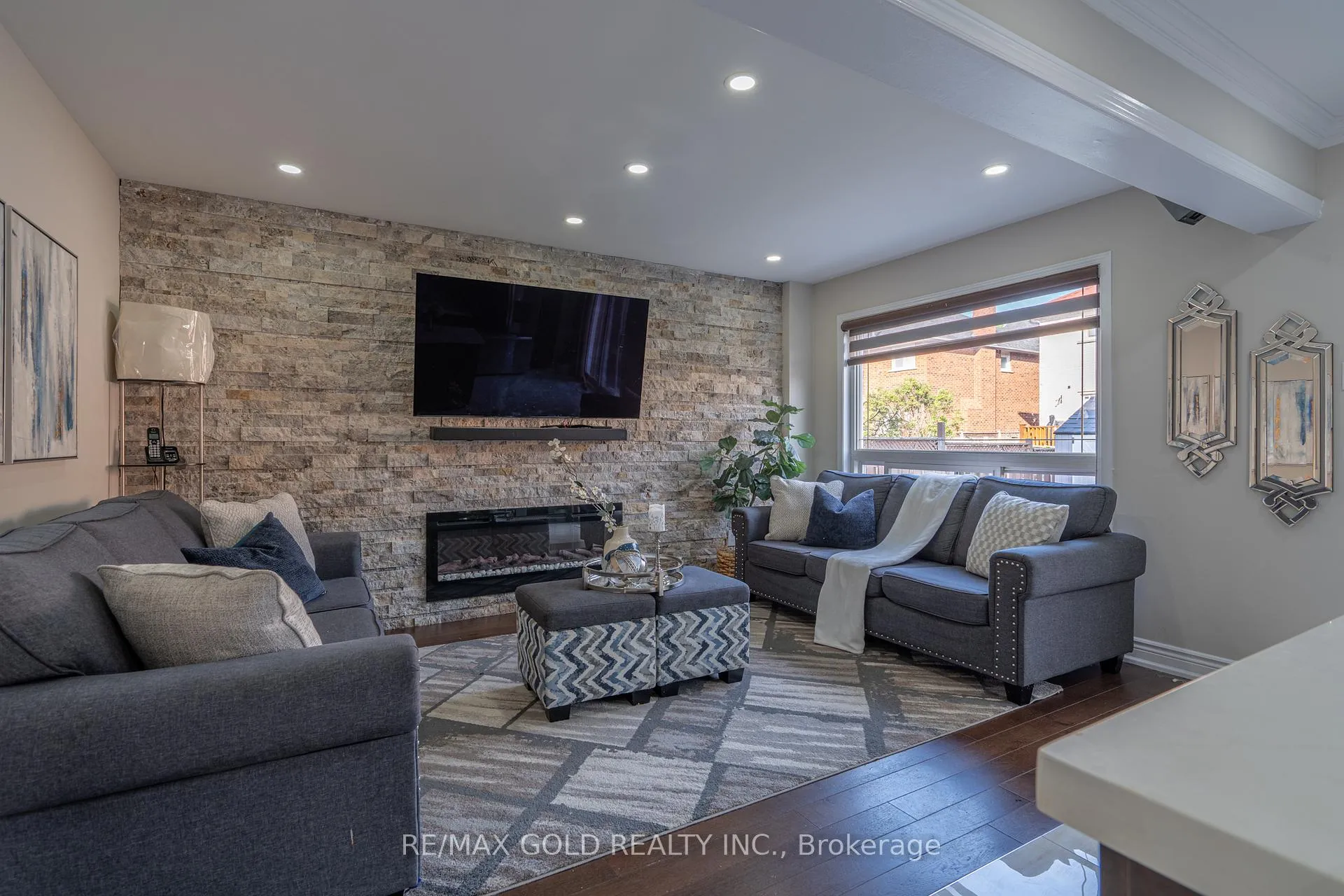 Photo 9 of 56 Horned Owl Drive, Brampton, Sandringham-Wellington — HOMEH