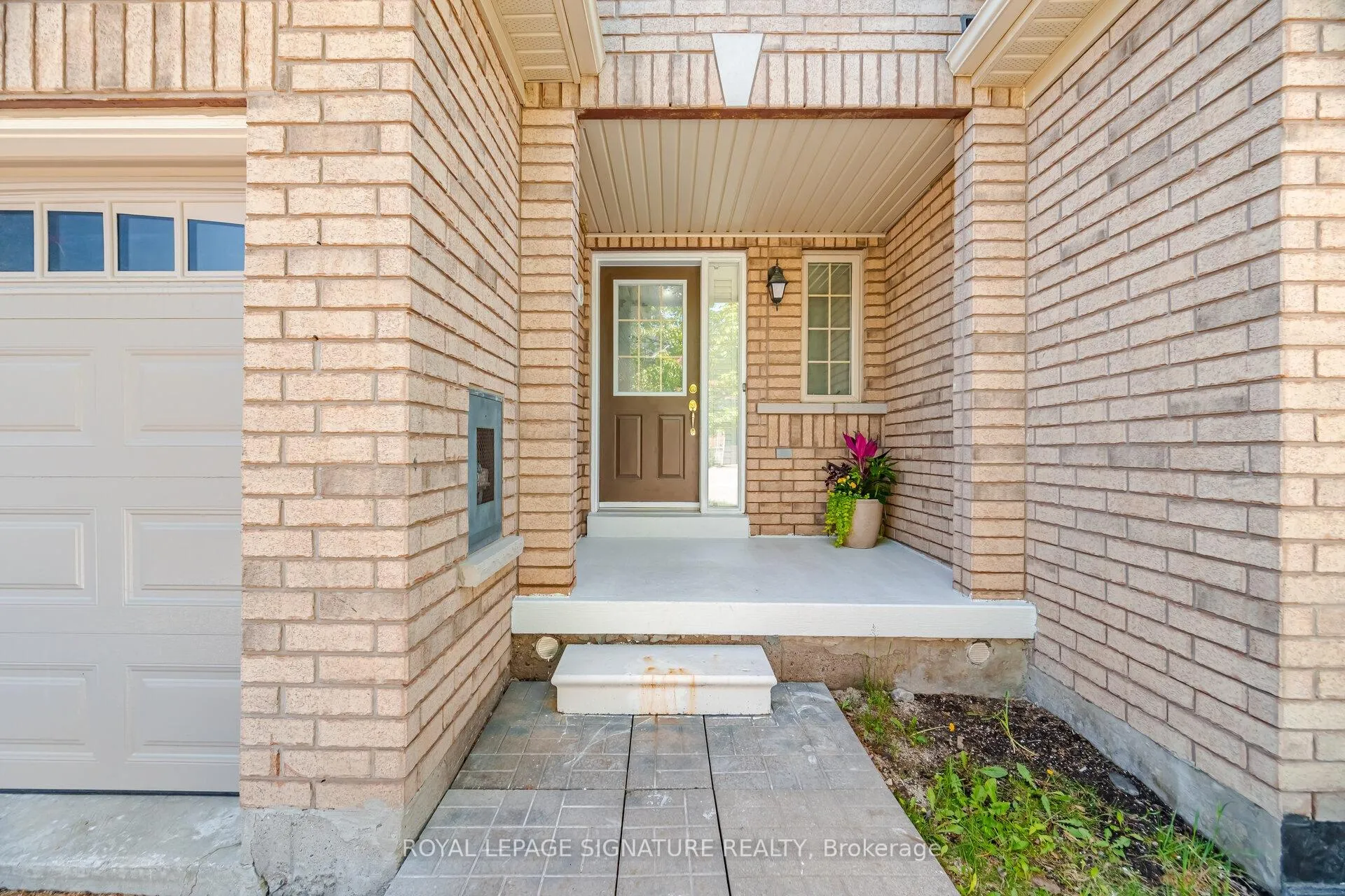 Photo 5 of 33 Bay Breeze Drive, Brampton, Sandringham-Wellington — HOMEH