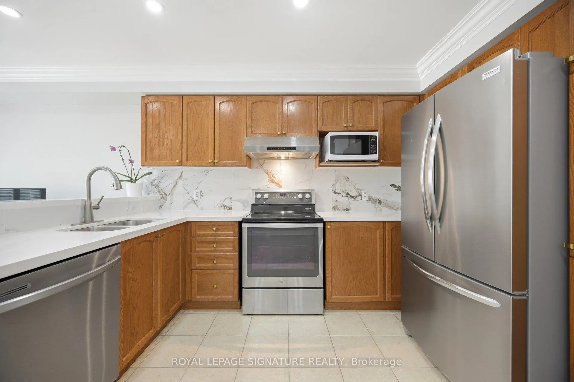 Photo 10 of 33 Bay Breeze Drive, Brampton, Sandringham-Wellington — HOMEH