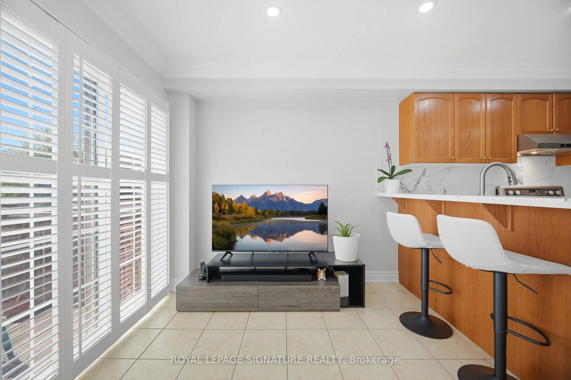 Photo 18 of 33 Bay Breeze Drive, Brampton, Sandringham-Wellington — HOMEH
