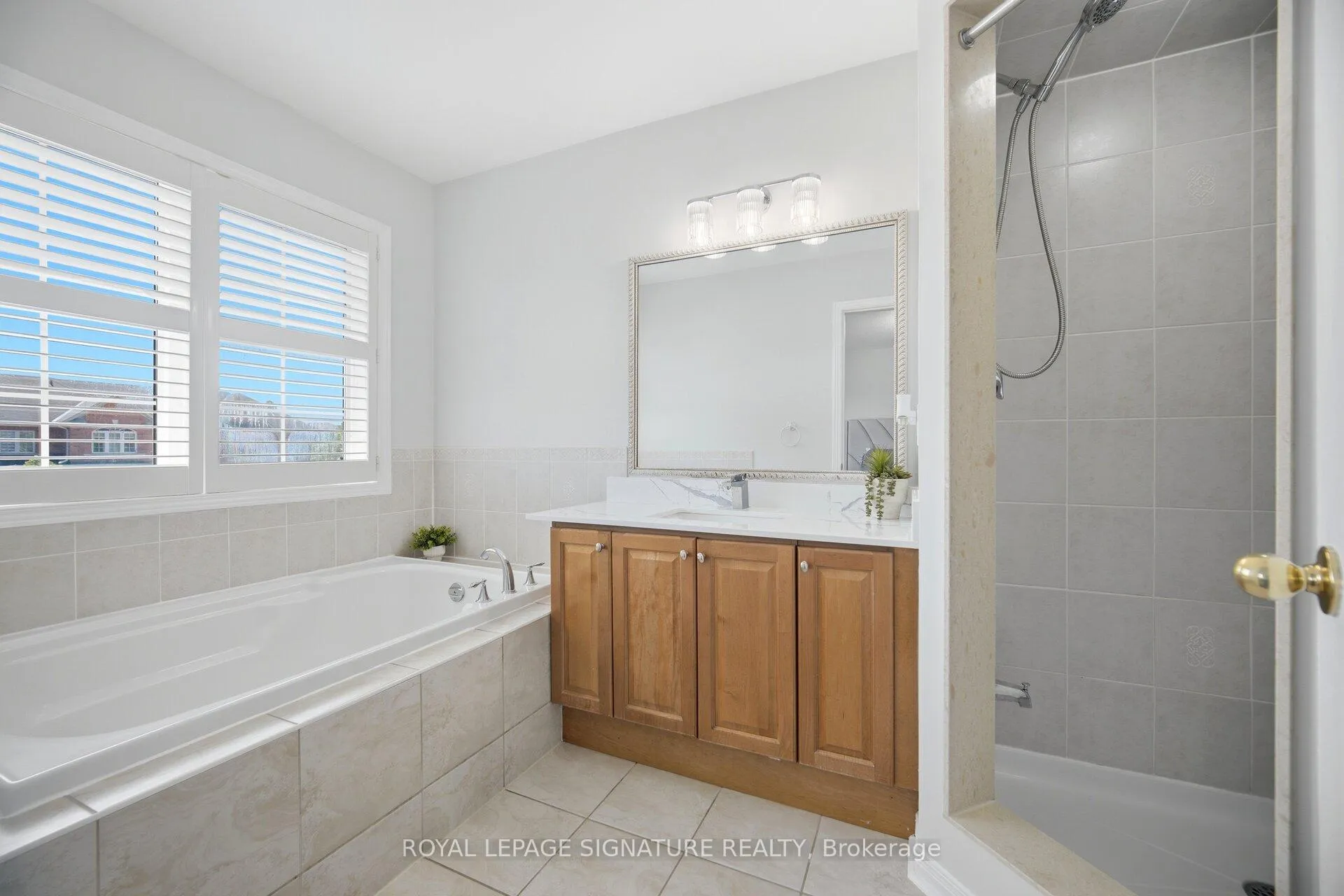 Photo 26 of 33 Bay Breeze Drive, Brampton, Sandringham-Wellington — HOMEH