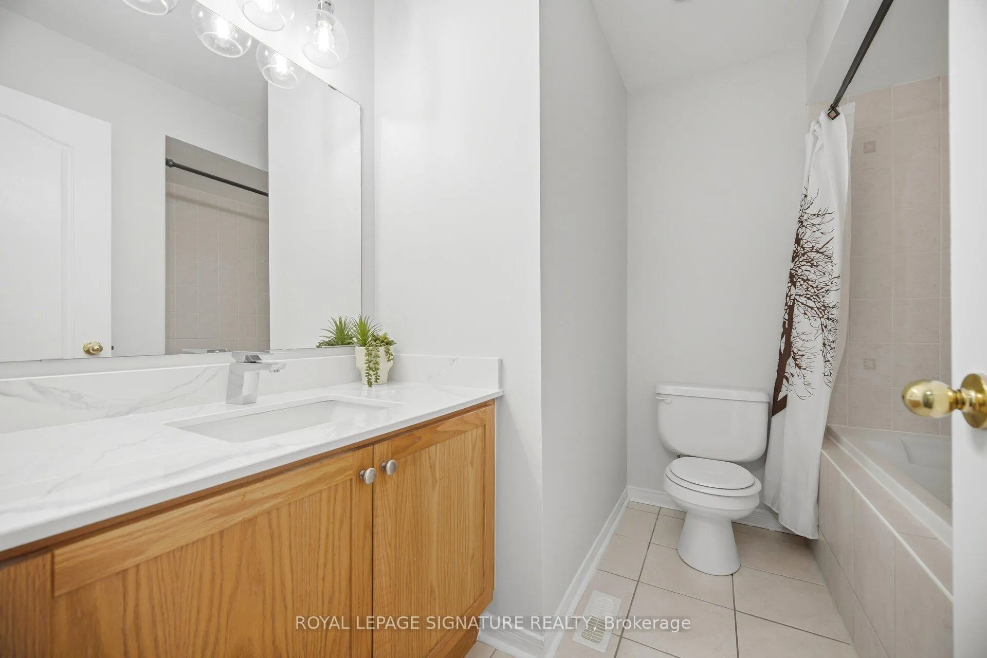 Photo 32 of 33 Bay Breeze Drive, Brampton, Sandringham-Wellington — HOMEH