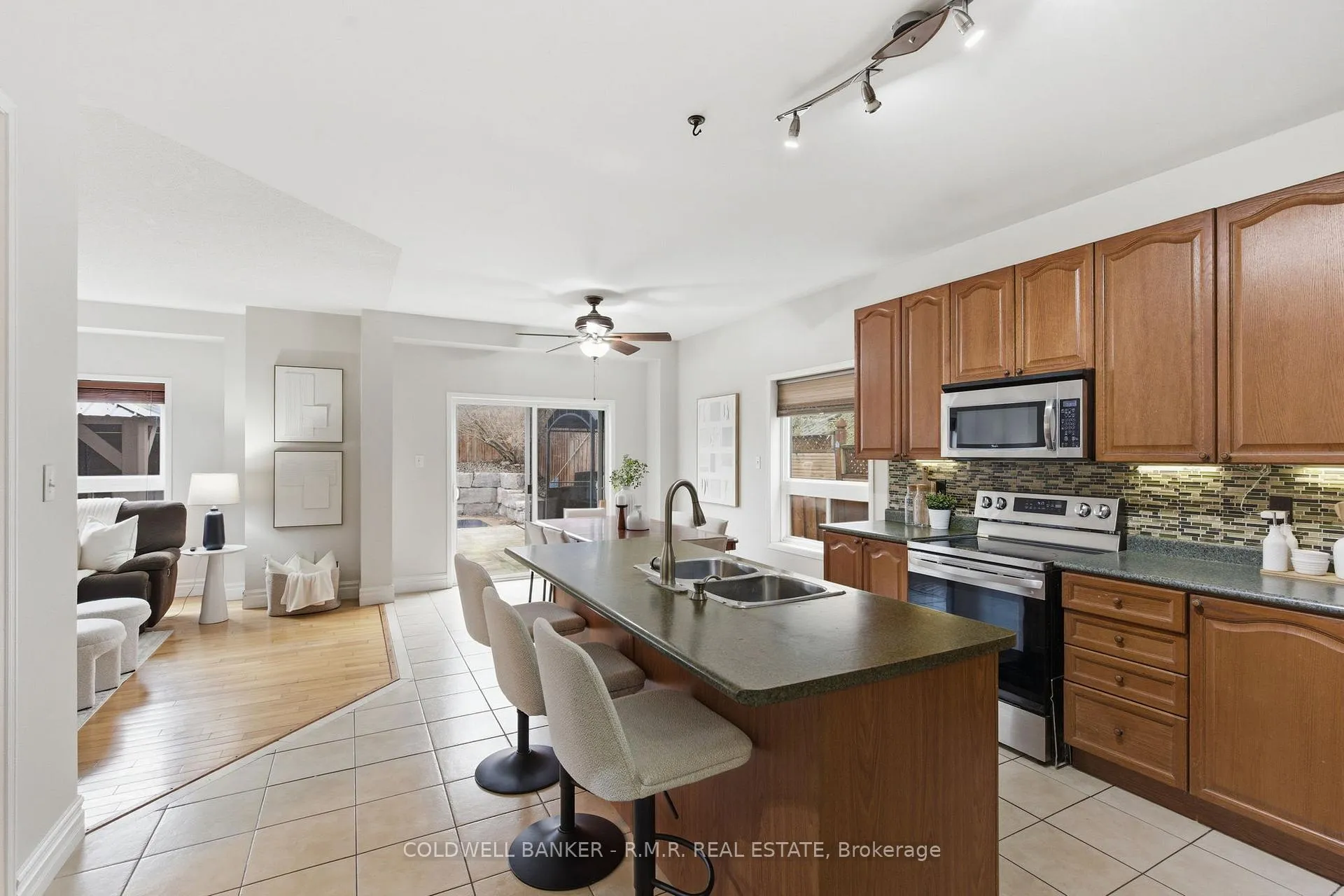 Photo 11 of 1420 Coldstream Drive, Oshawa, Taunton — HOMEH
