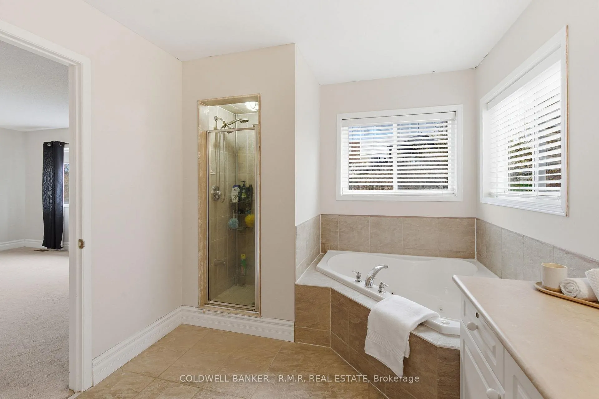 Photo 24 of 1420 Coldstream Drive, Oshawa, Taunton — HOMEH