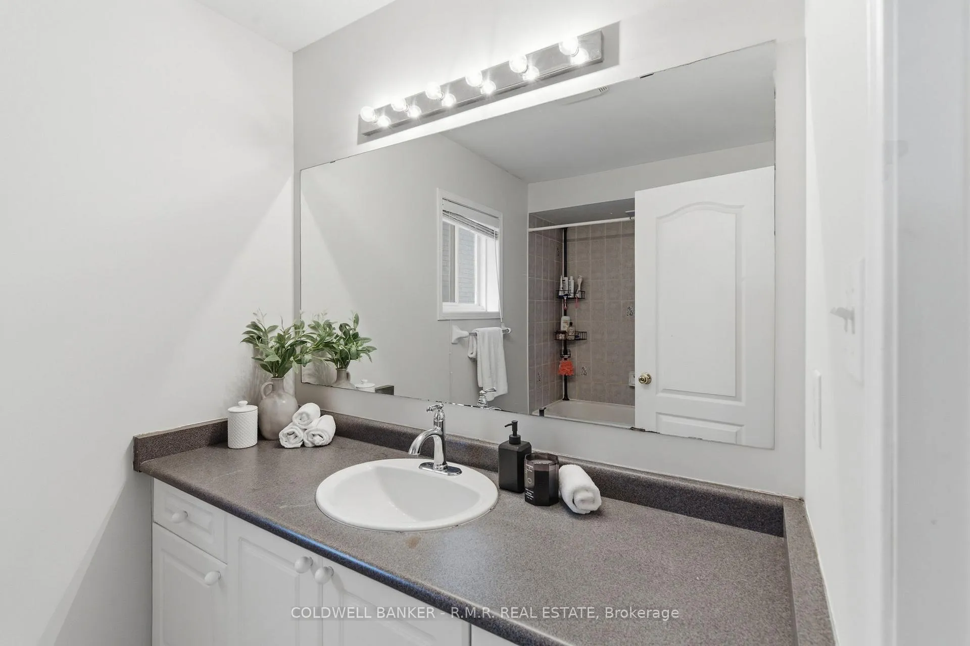 Photo 25 of 1420 Coldstream Drive, Oshawa, Taunton — HOMEH