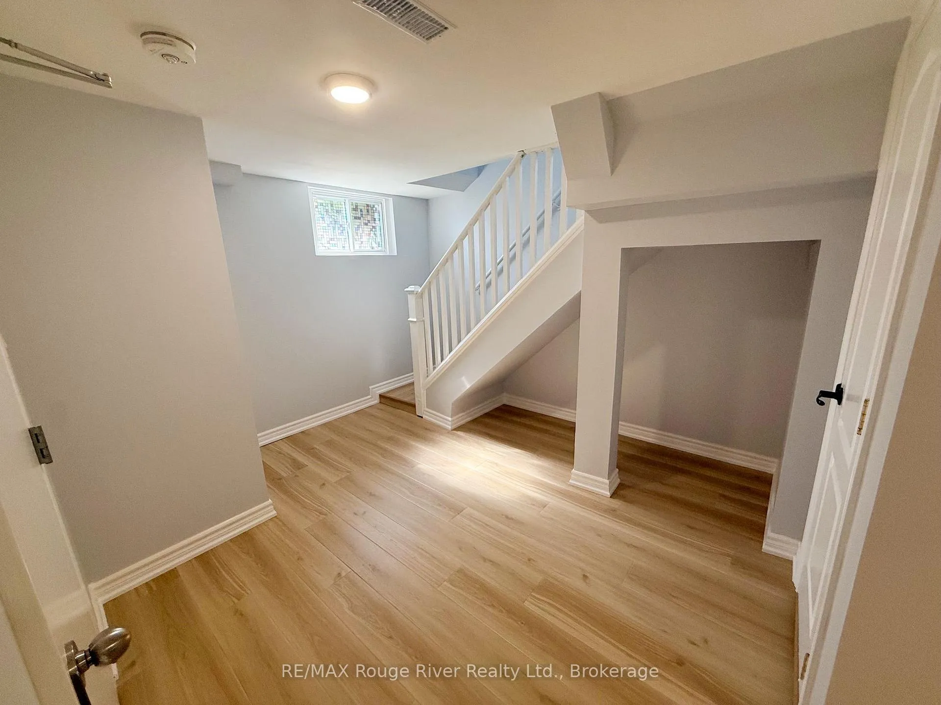 Photo 3 of 200 Trent Street E, Whitby, Downtown Whitby — HOMEH