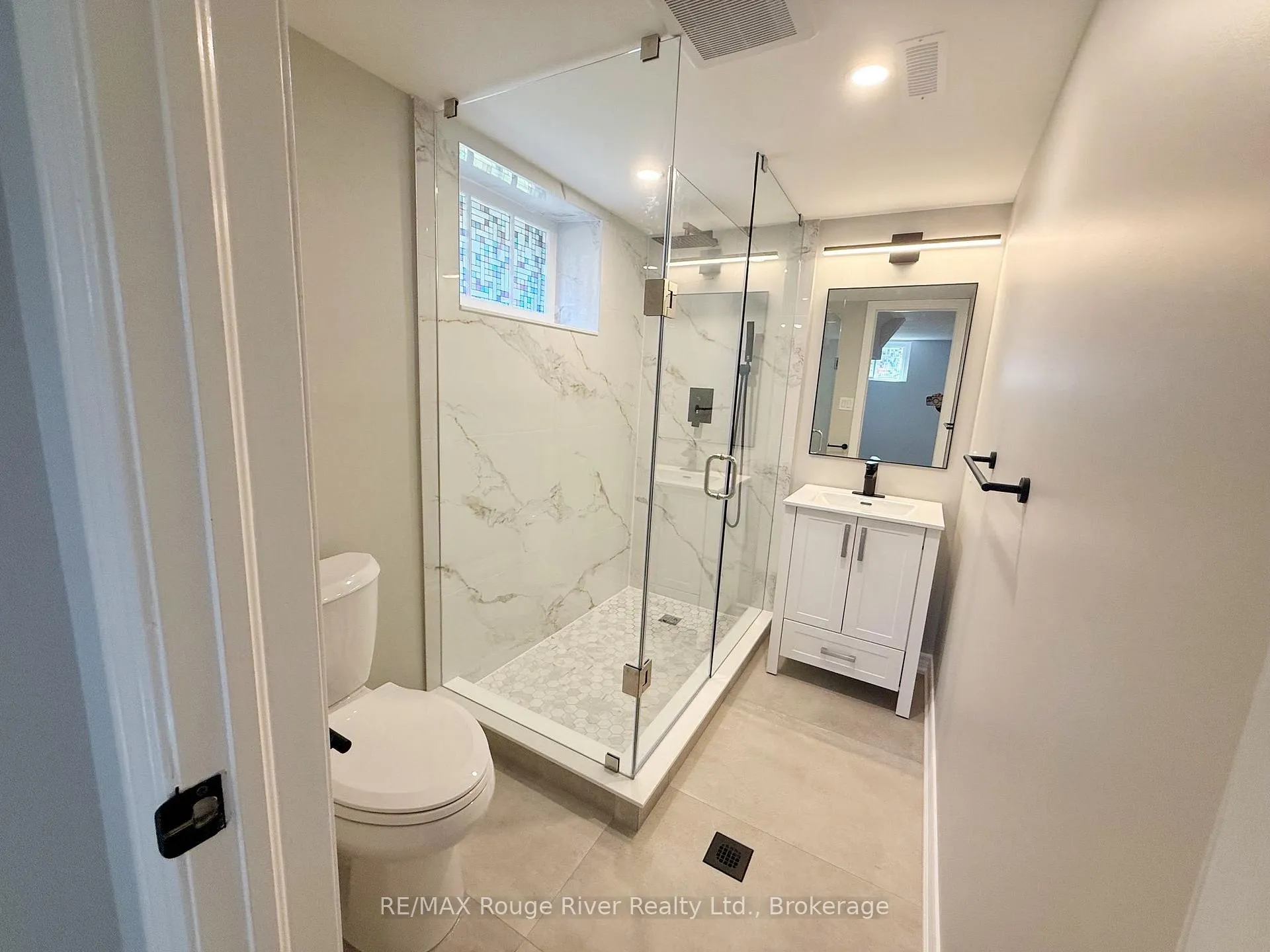 Photo 8 of 200 Trent Street E, Whitby, Downtown Whitby — HOMEH