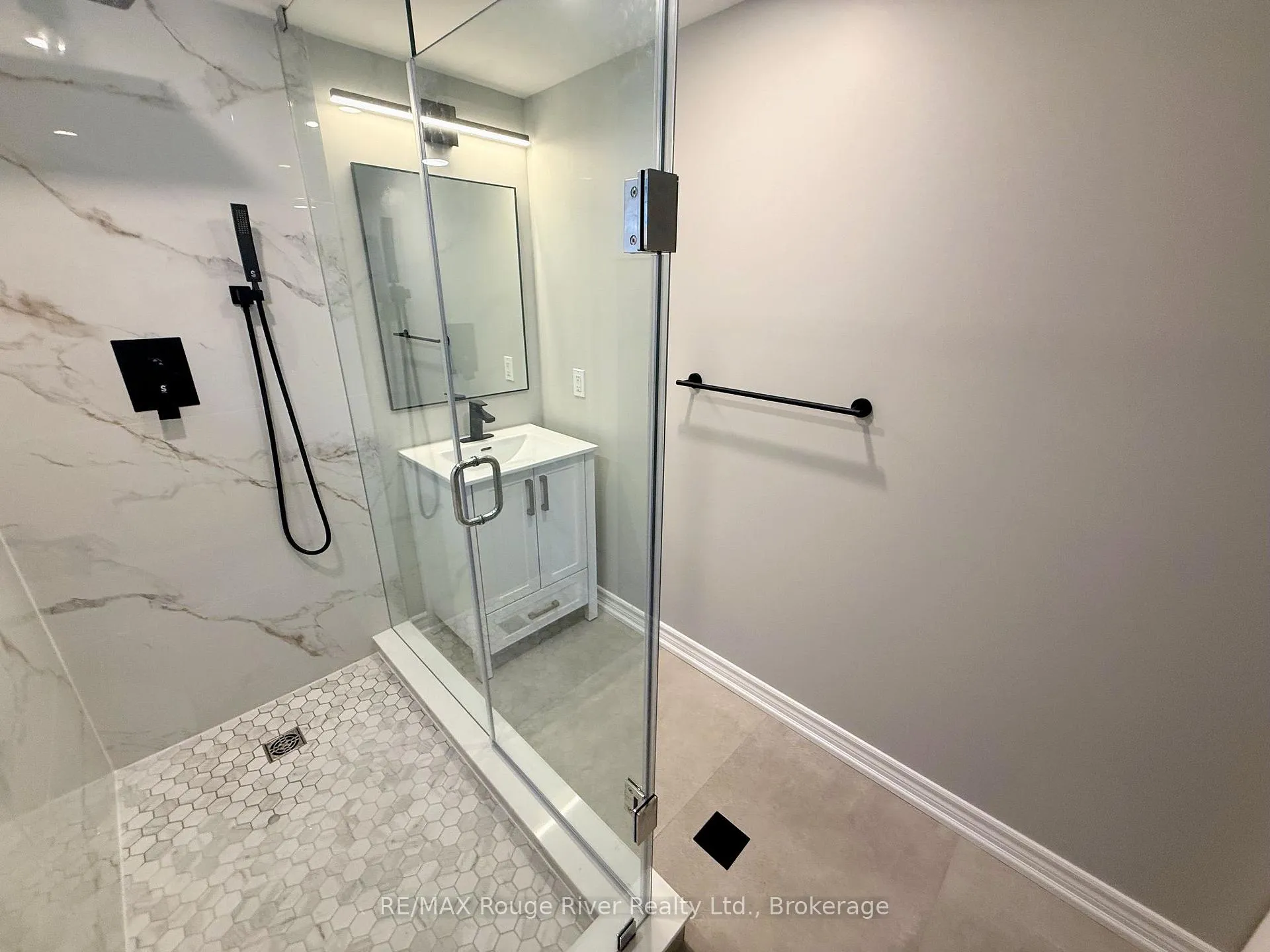 Photo 9 of 200 Trent Street E, Whitby, Downtown Whitby — HOMEH
