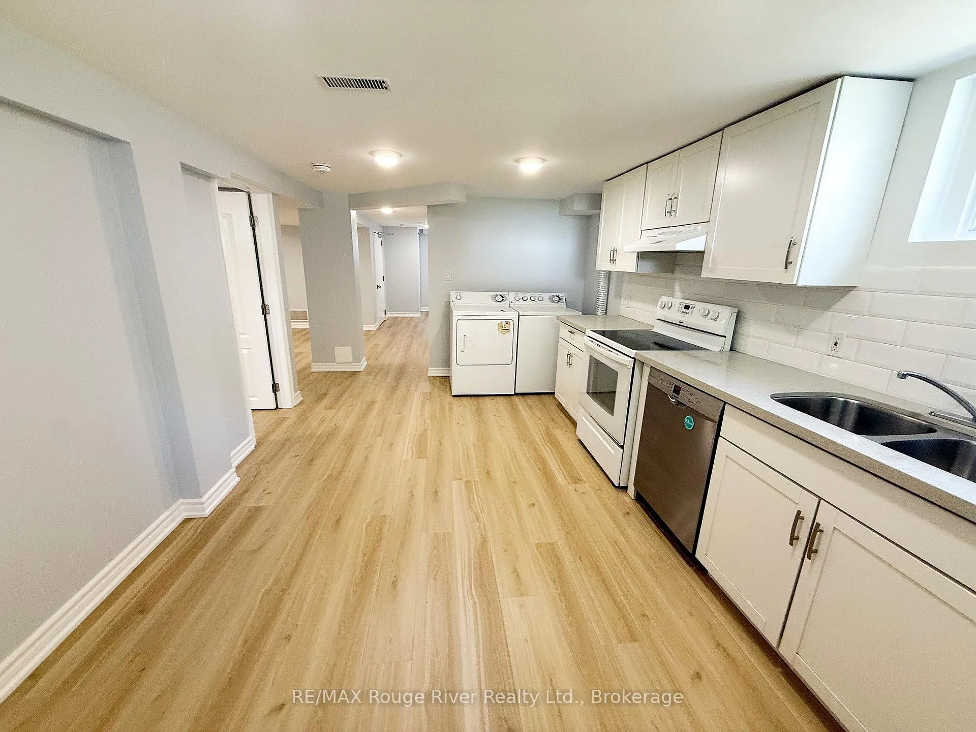 Photo 10 of 200 Trent Street E, Whitby, Downtown Whitby — HOMEH