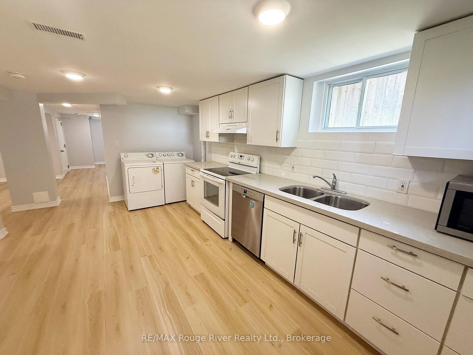 Photo 12 of 200 Trent Street E, Whitby, Downtown Whitby — HOMEH