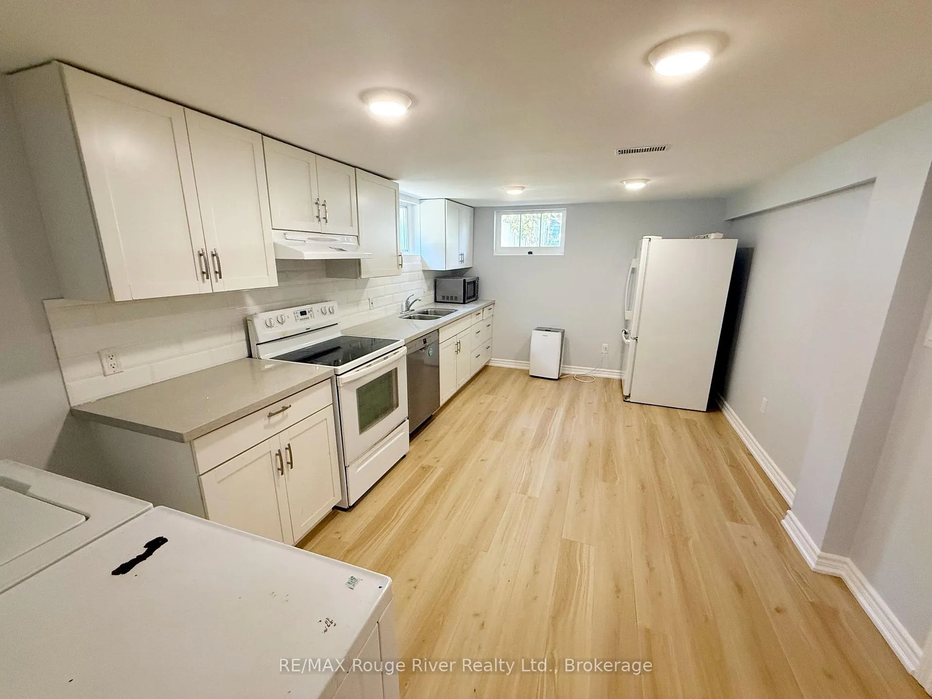 Photo 13 of 200 Trent Street E, Whitby, Downtown Whitby — HOMEH