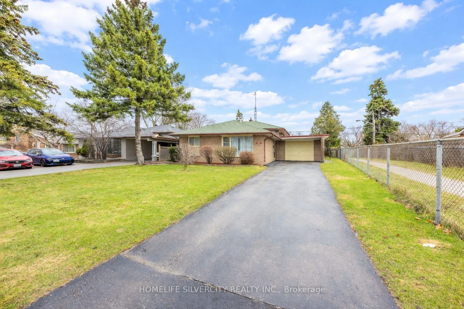 Photo 5 of 327 The West Way, Etobicoke, Willowridge-Martingrove-Richview — HOMEH