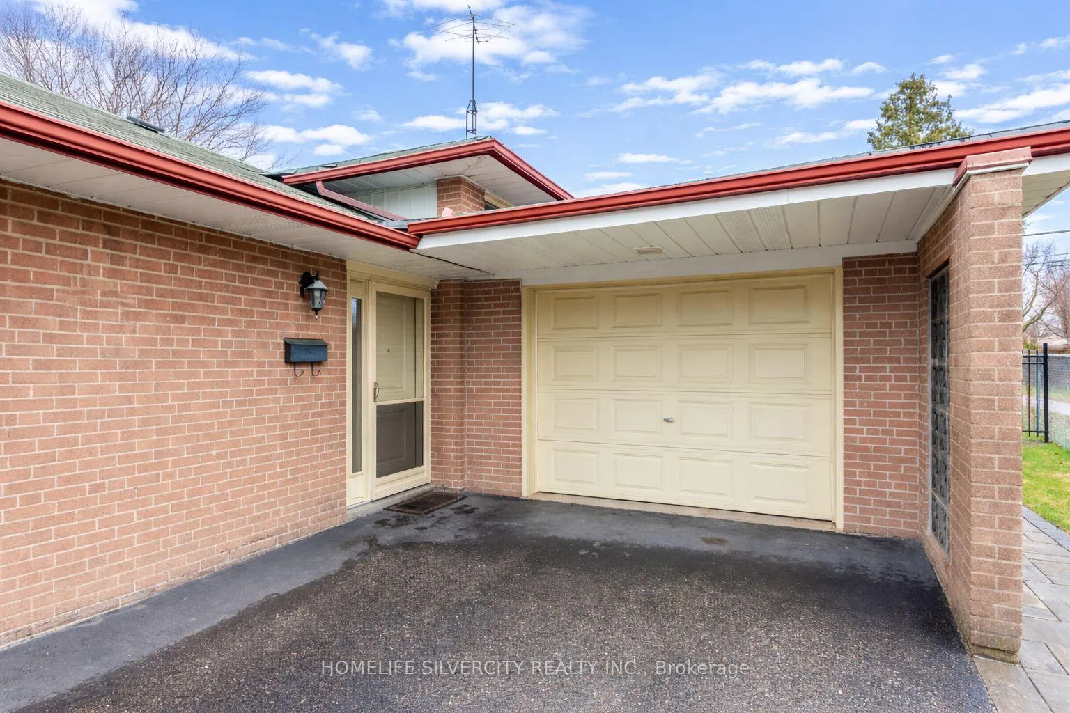 Photo 6 of 327 The West Way, Etobicoke, Willowridge-Martingrove-Richview — HOMEH