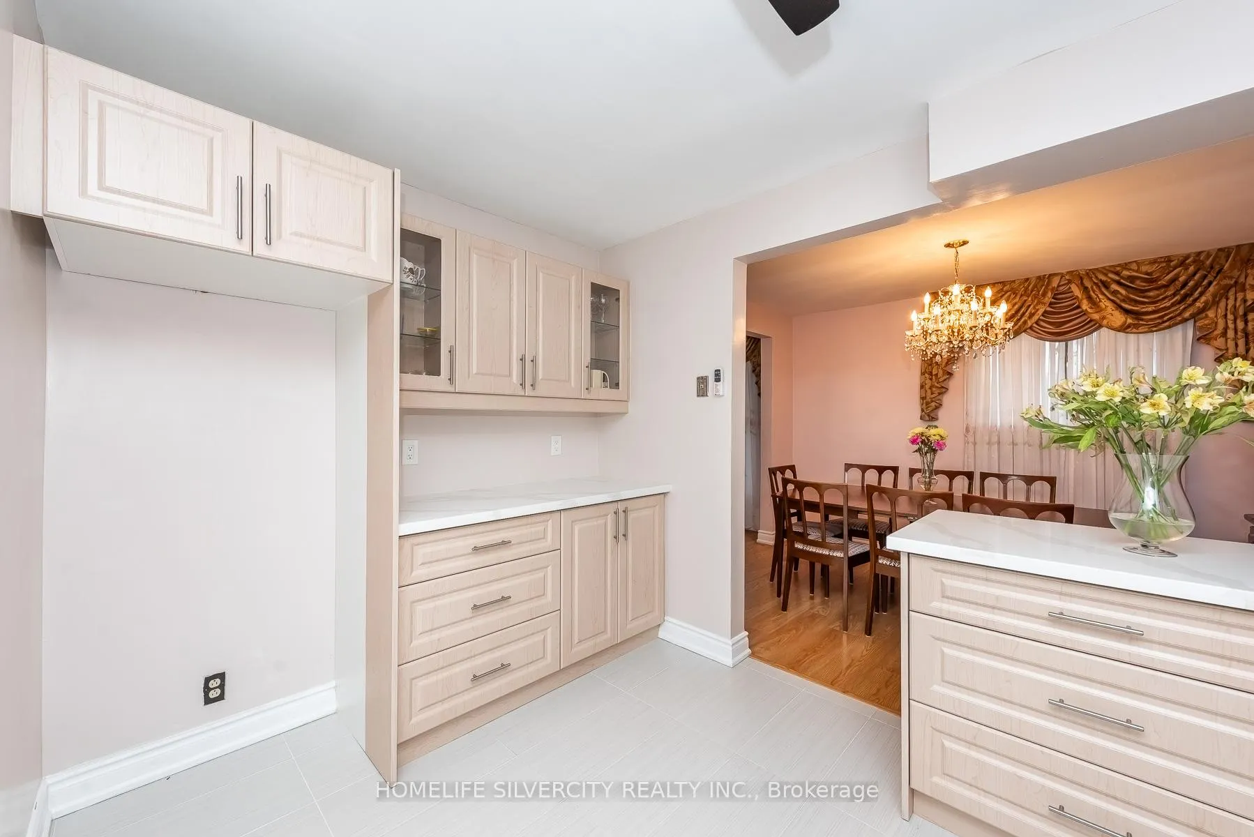 Photo 17 of 327 The West Way, Etobicoke, Willowridge-Martingrove-Richview — HOMEH