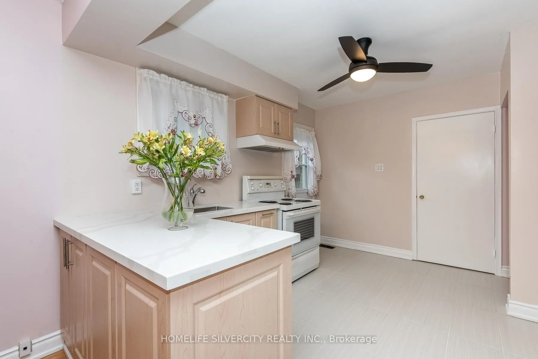 Photo 19 of 327 The West Way, Etobicoke, Willowridge-Martingrove-Richview — HOMEH