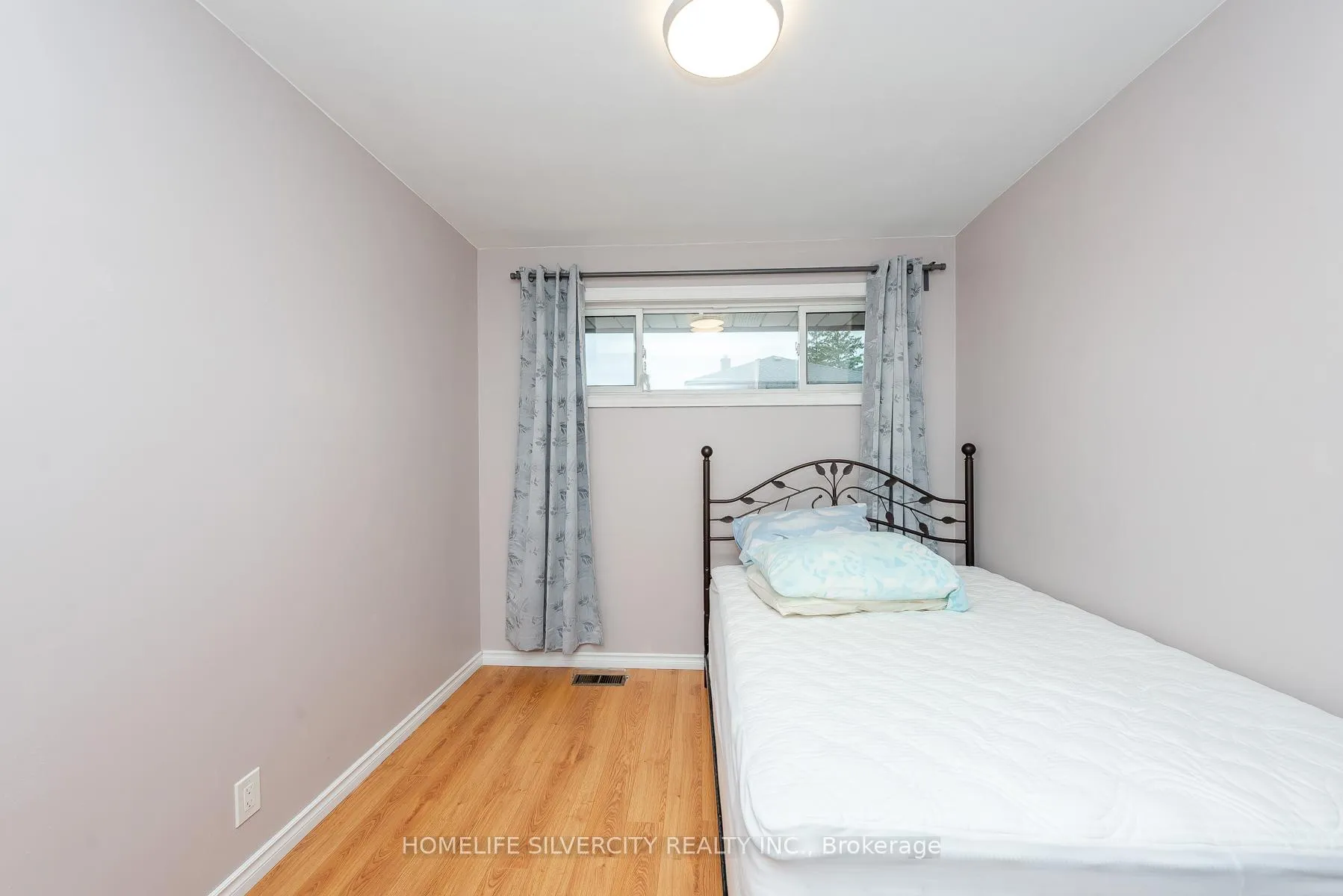 Photo 22 of 327 The West Way, Etobicoke, Willowridge-Martingrove-Richview — HOMEH