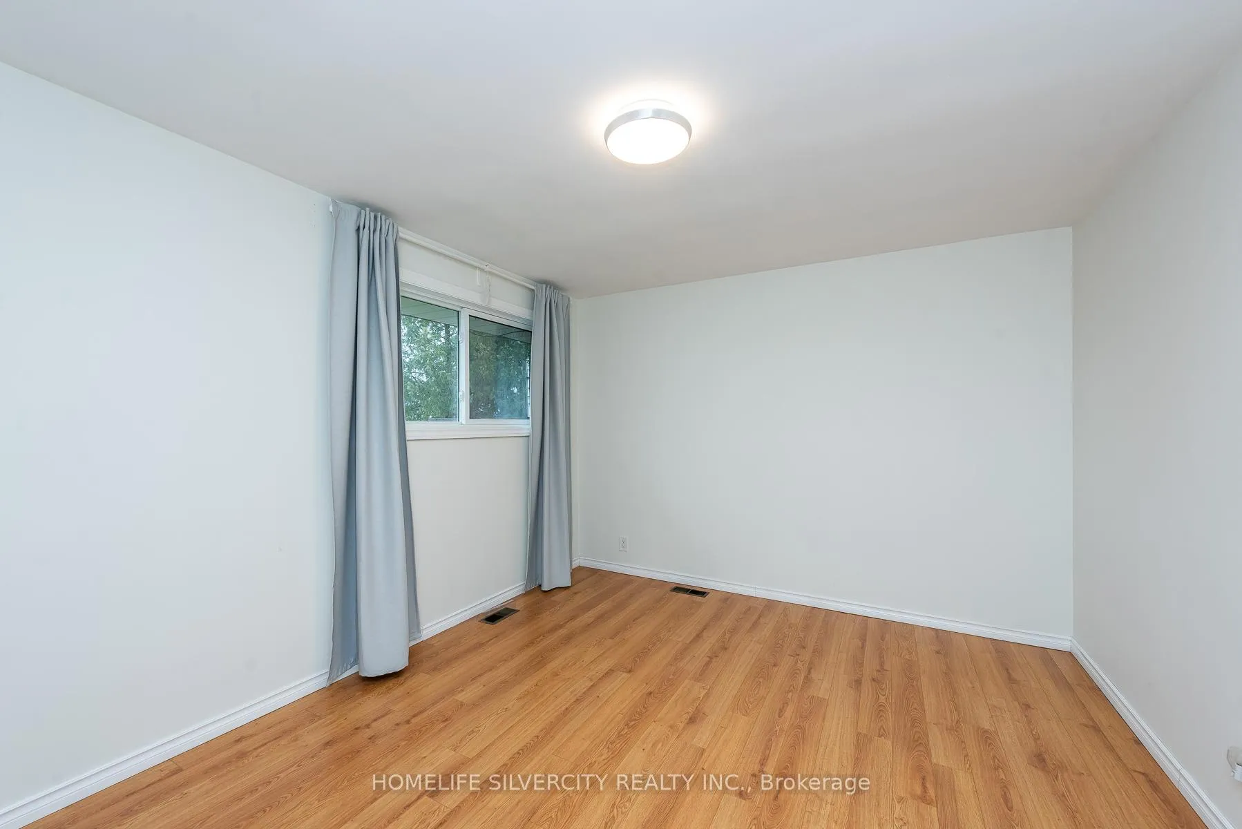 Photo 24 of 327 The West Way, Etobicoke, Willowridge-Martingrove-Richview — HOMEH