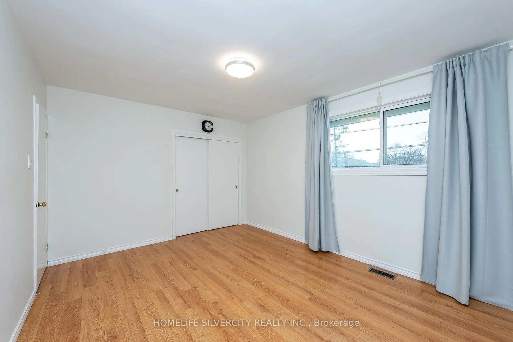 Photo 26 of 327 The West Way, Etobicoke, Willowridge-Martingrove-Richview — HOMEH