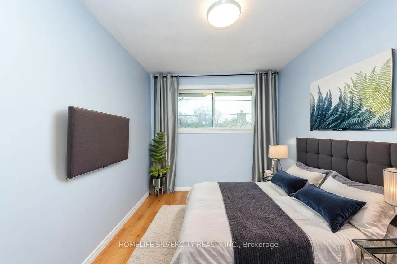 Photo 27 of 327 The West Way, Etobicoke, Willowridge-Martingrove-Richview — HOMEH