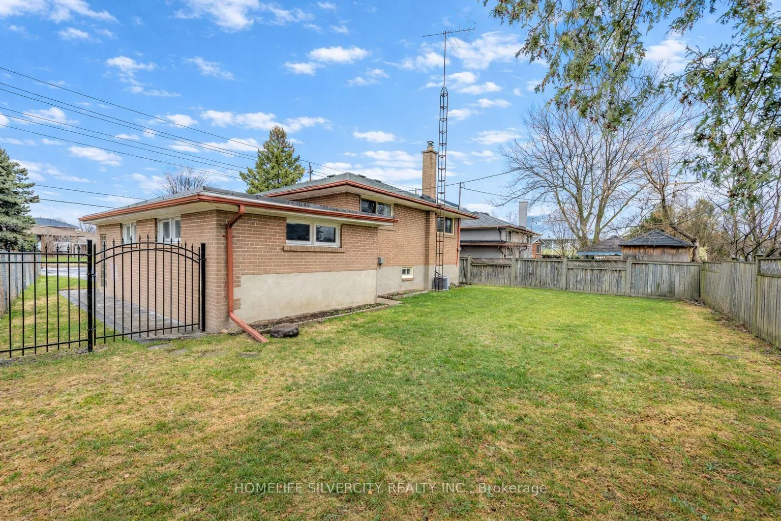 Photo 42 of 327 The West Way, Etobicoke, Willowridge-Martingrove-Richview — HOMEH