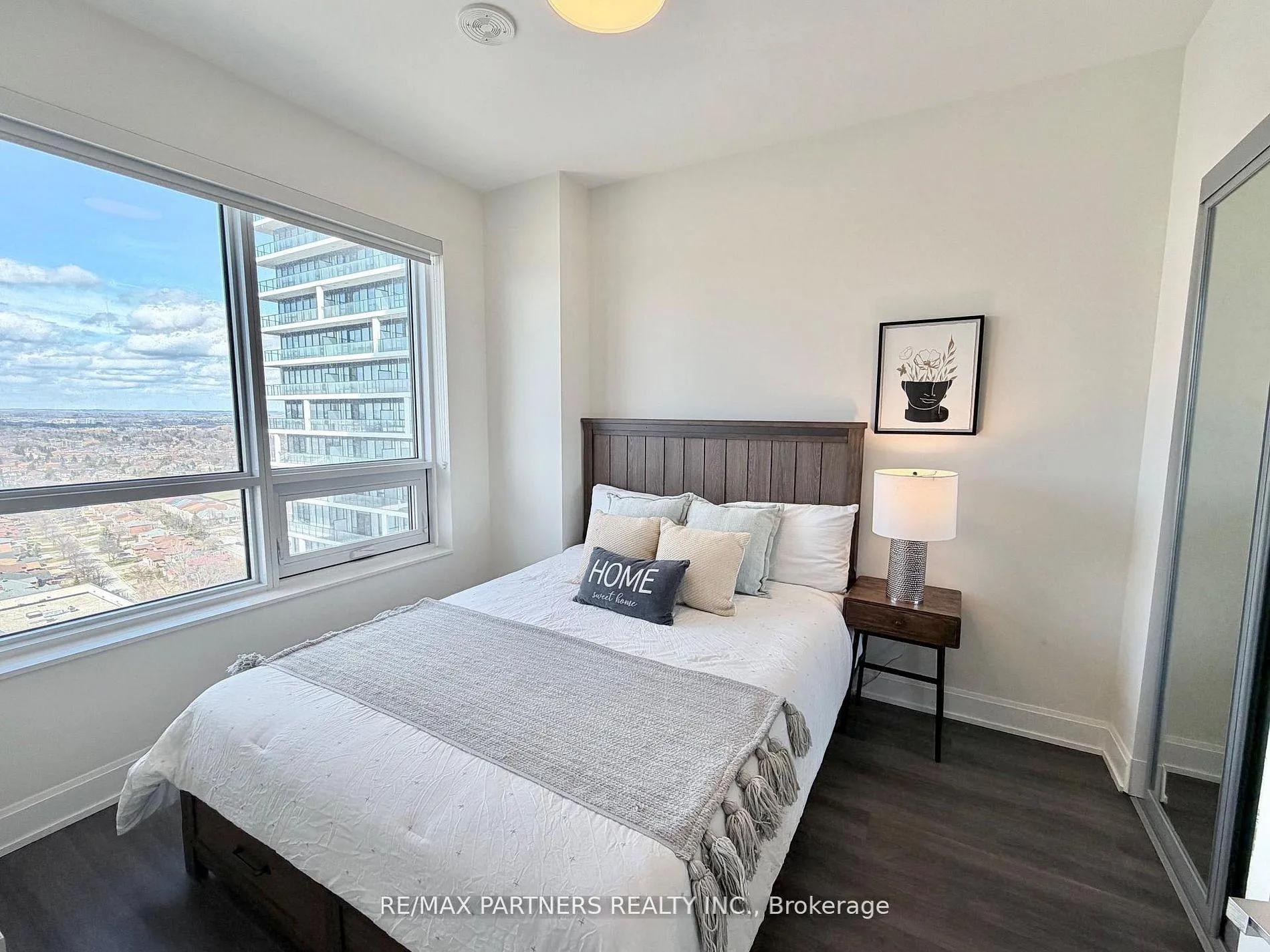 Photo 6 of Unit 2710, 8 Water Walk Drive, Markham, Unionville — HOMEH