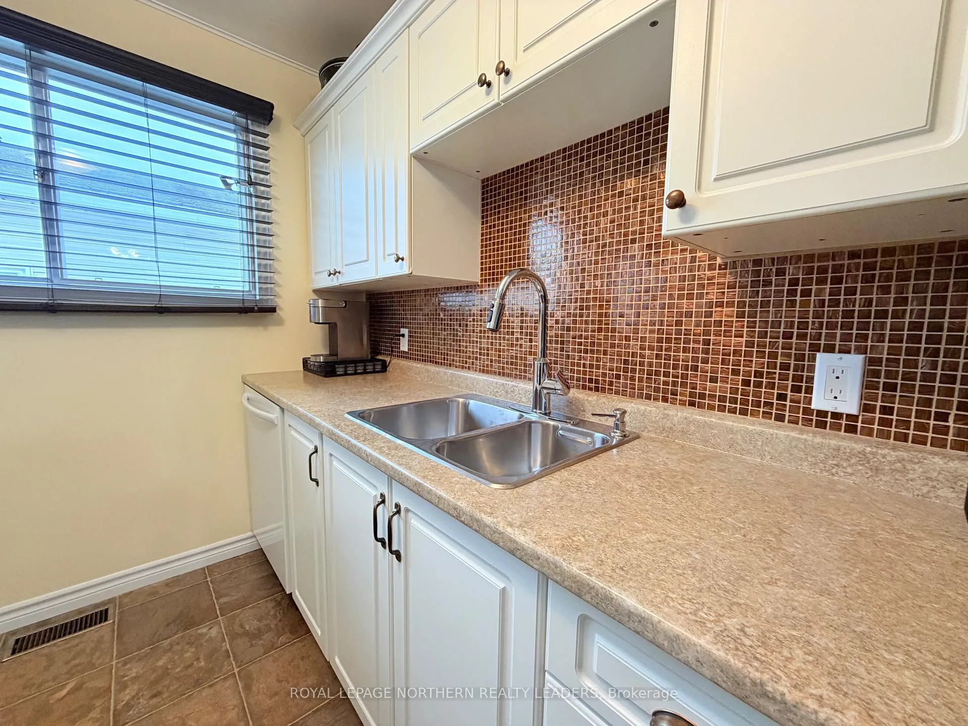 Photo 5 of 720 Bartleman Street, Timmins, TNW - Upper Melrose — HOMEH