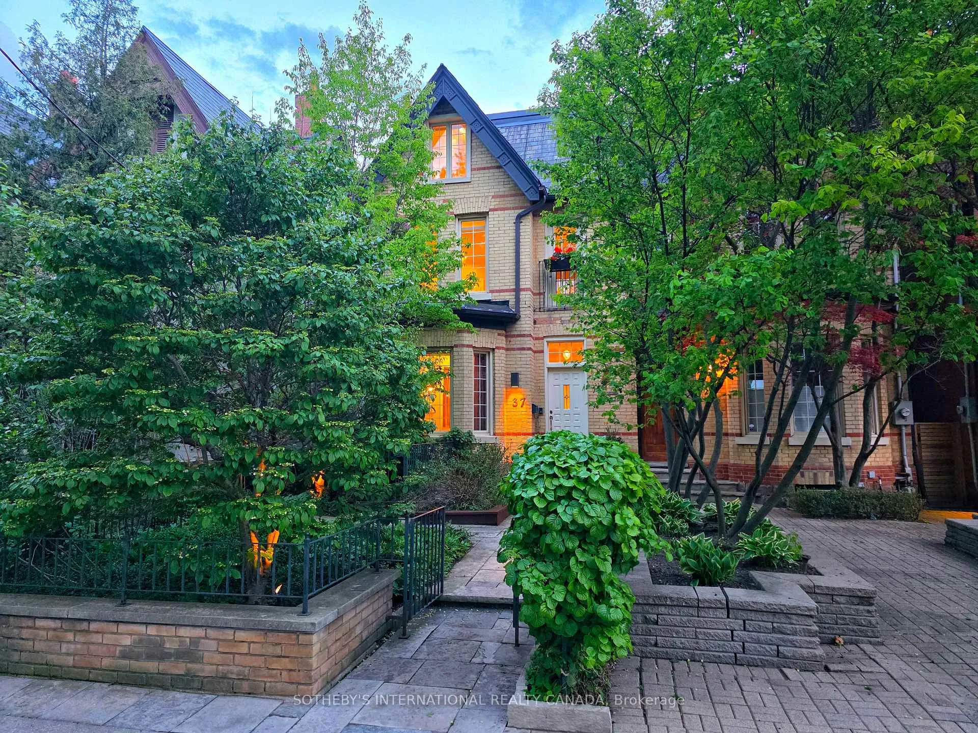 Photo 2 of 37 Walker Avenue, Toronto, Yonge-St. Clair — HOMEH