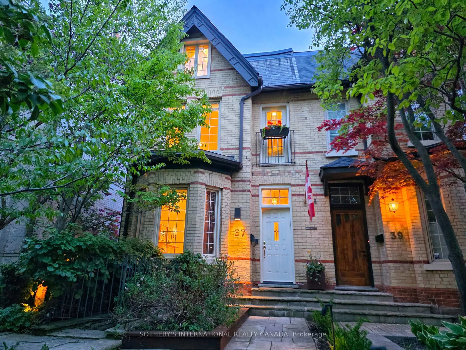 Photo 4 of 37 Walker Avenue, Toronto, Yonge-St. Clair — HOMEH