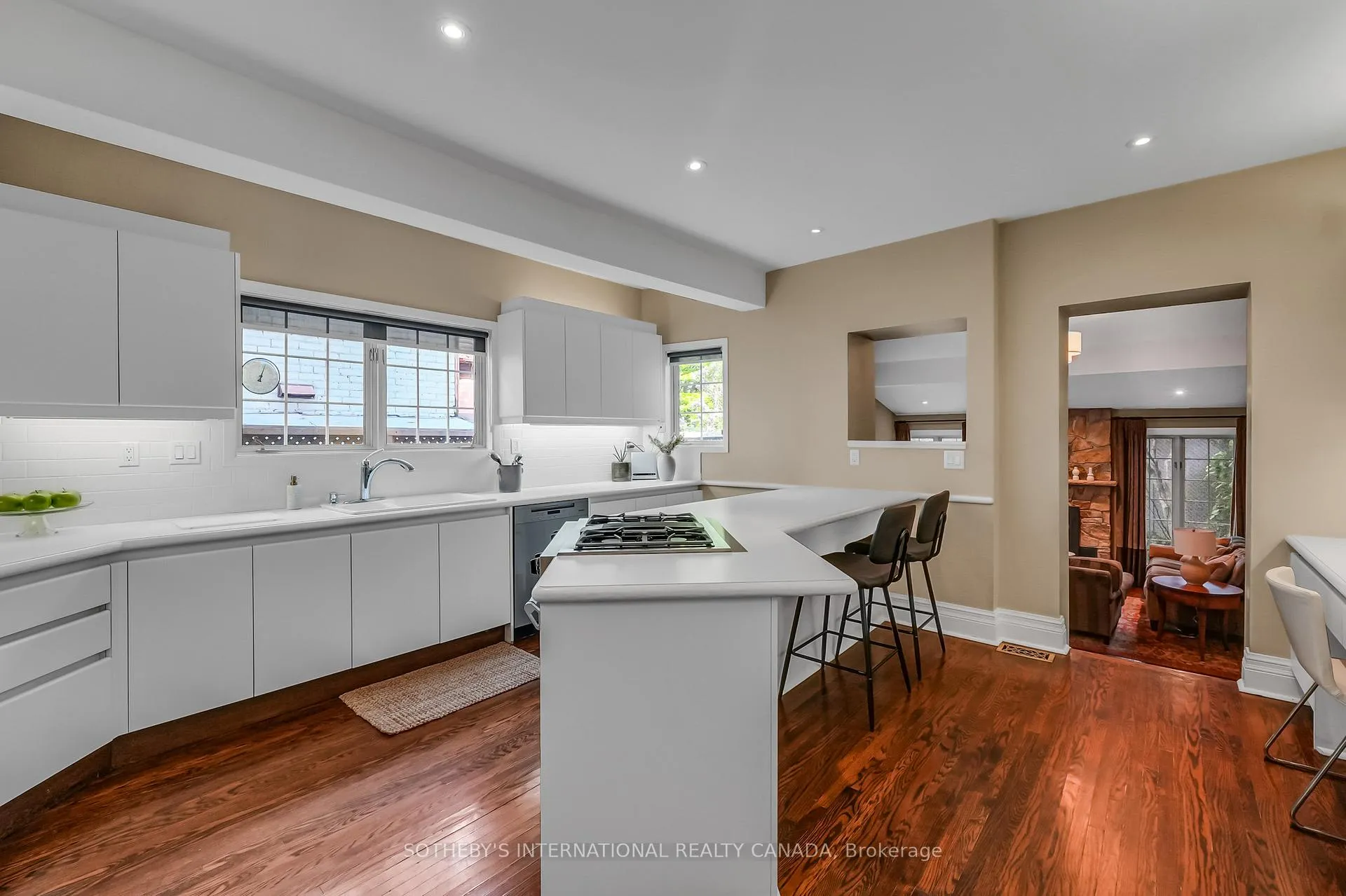 Photo 14 of 37 Walker Avenue, Toronto, Yonge-St. Clair — HOMEH