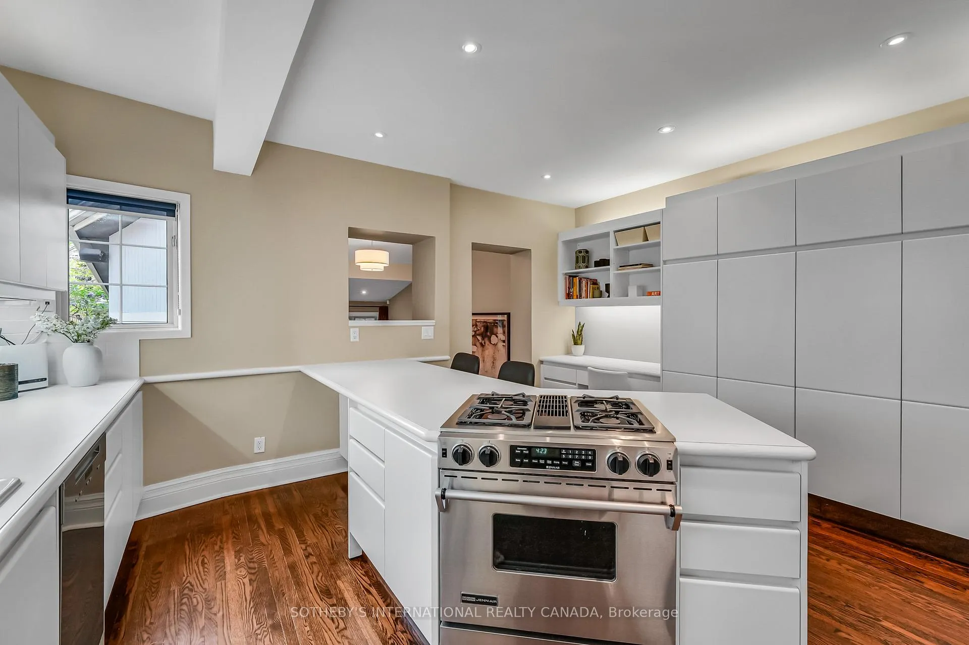 Photo 15 of 37 Walker Avenue, Toronto, Yonge-St. Clair — HOMEH