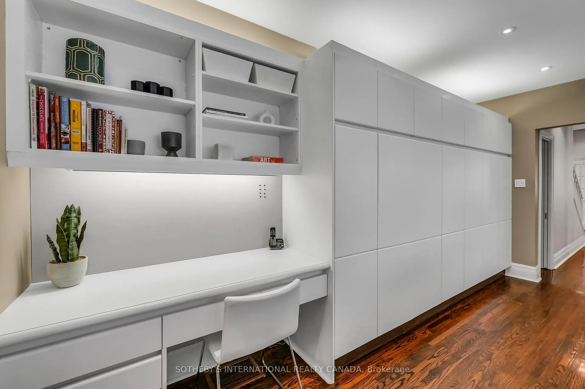 Photo 18 of 37 Walker Avenue, Toronto, Yonge-St. Clair — HOMEH