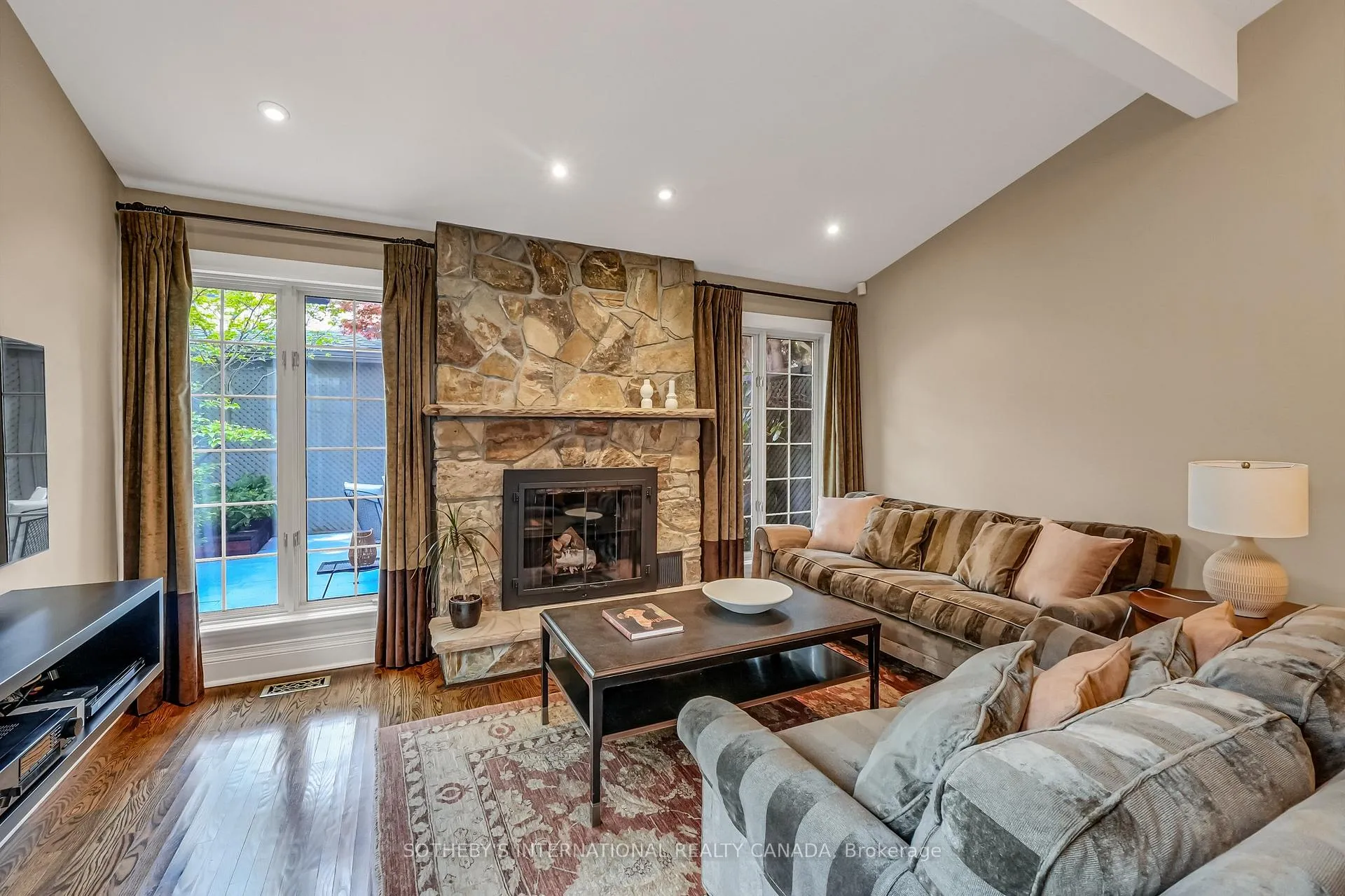 Photo 21 of 37 Walker Avenue, Toronto, Yonge-St. Clair — HOMEH