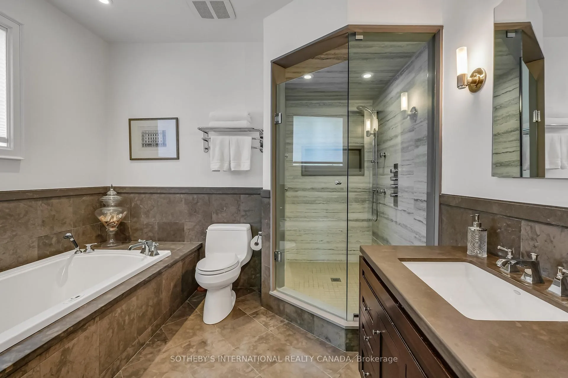 Photo 29 of 37 Walker Avenue, Toronto, Yonge-St. Clair — HOMEH