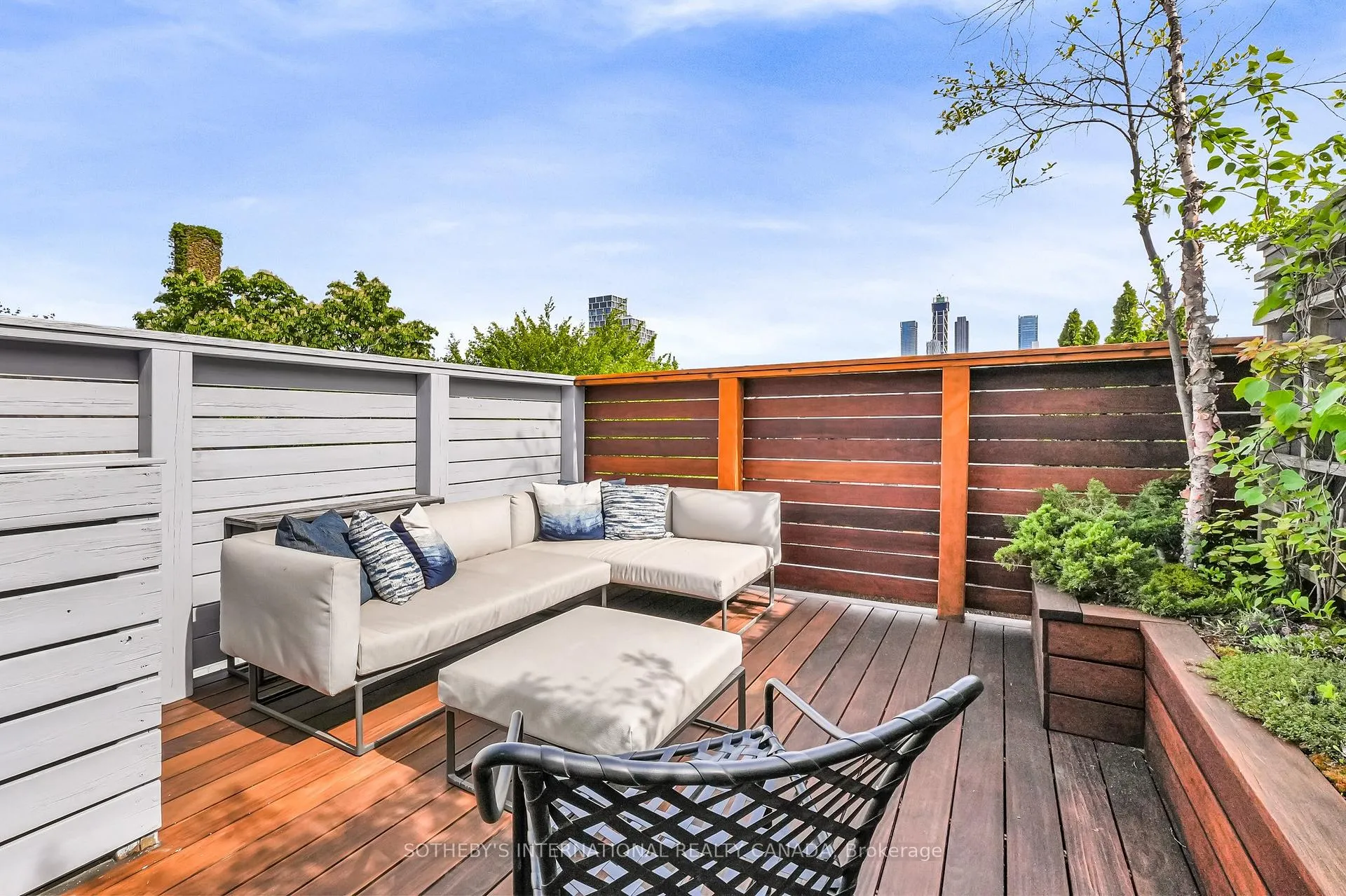 Photo 34 of 37 Walker Avenue, Toronto, Yonge-St. Clair — HOMEH
