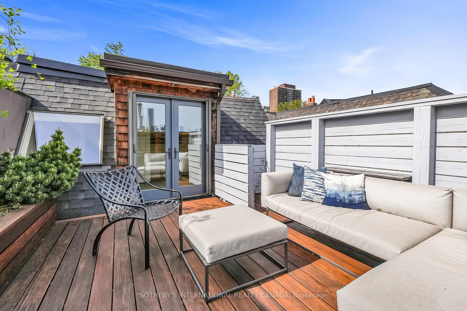 Photo 35 of 37 Walker Avenue, Toronto, Yonge-St. Clair — HOMEH