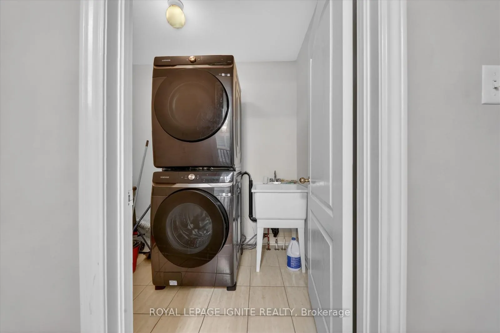 Photo 30 of 1575 Winville Road, Pickering, Duffin Heights — HOMEH