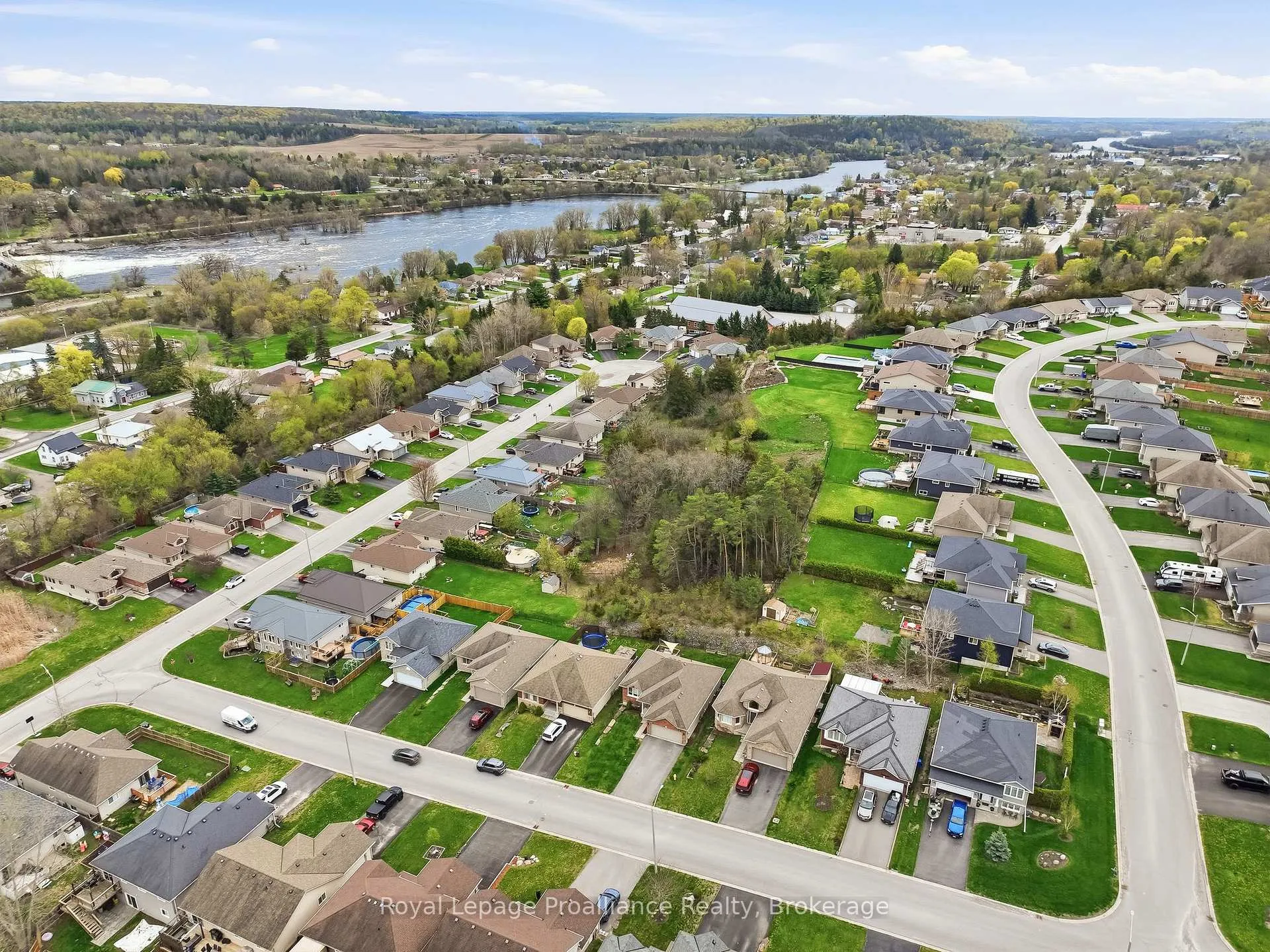 Photo 3 of 9 Mitchell Drive, Quinte West, Frankford Ward — HOMEH