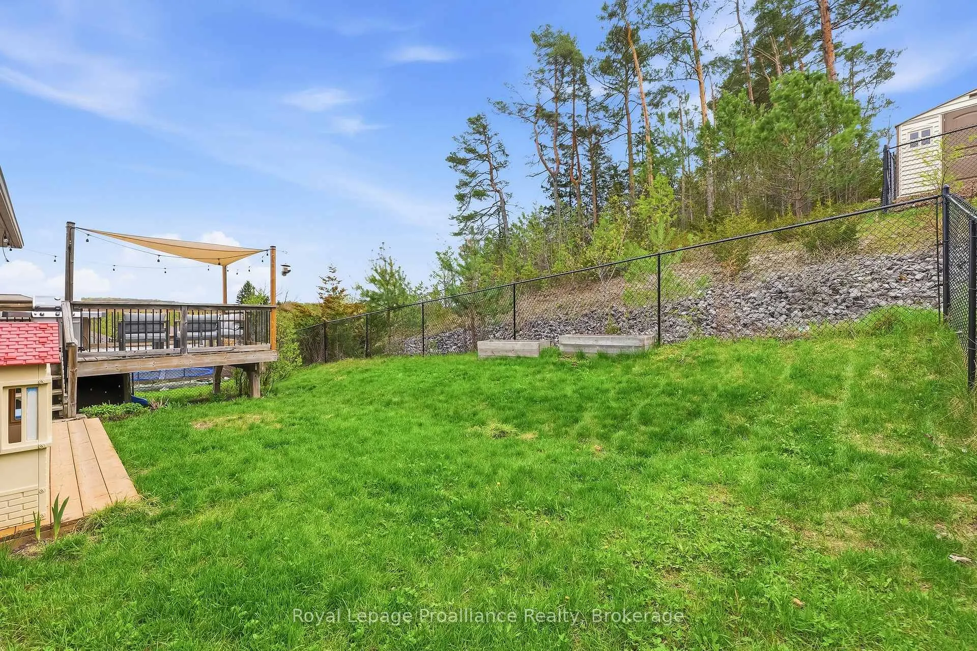 Photo 40 of 9 Mitchell Drive, Quinte West, Frankford Ward — HOMEH