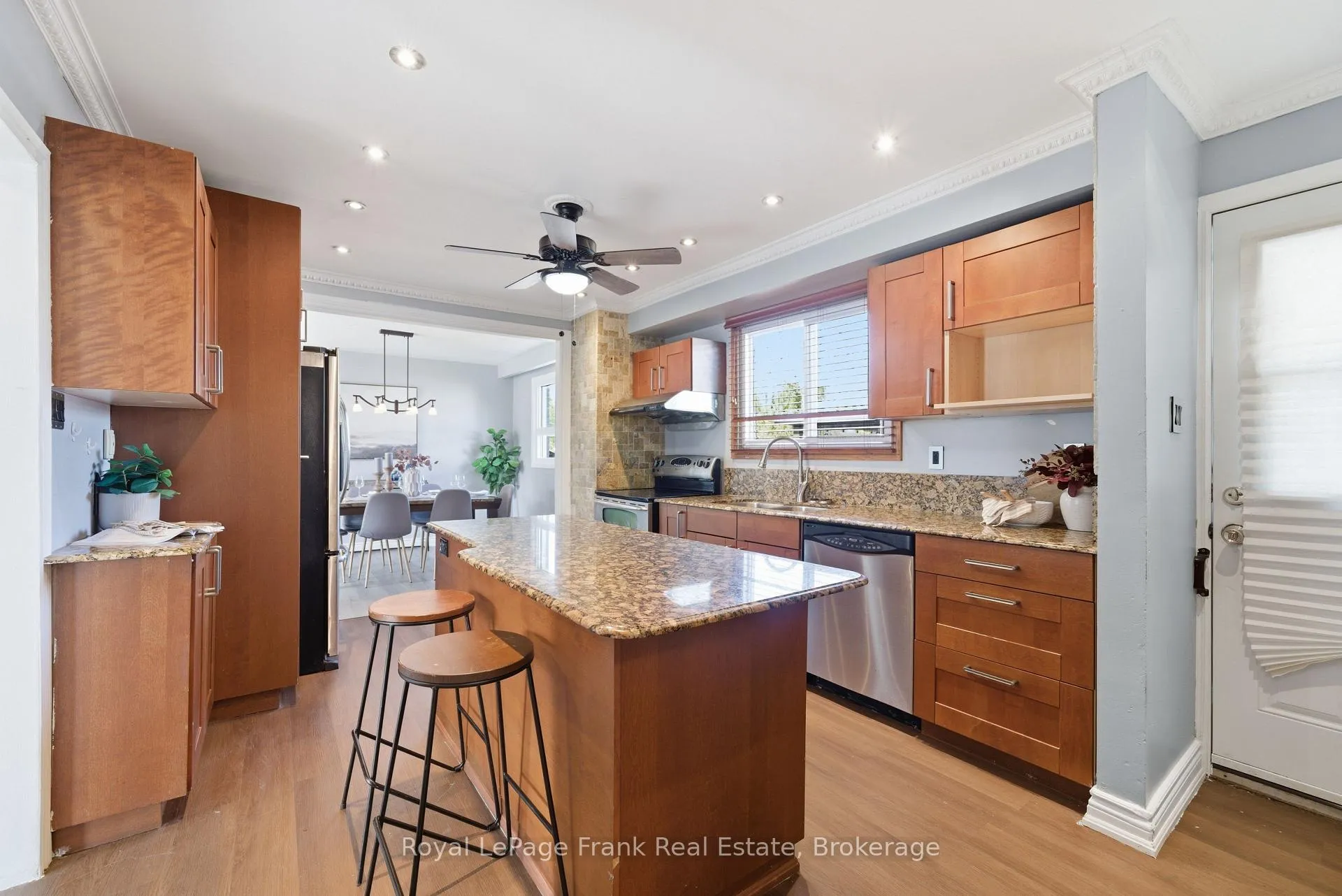 Photo 12 of 1014 Vistula Drive, Pickering, West Shore — HOMEH