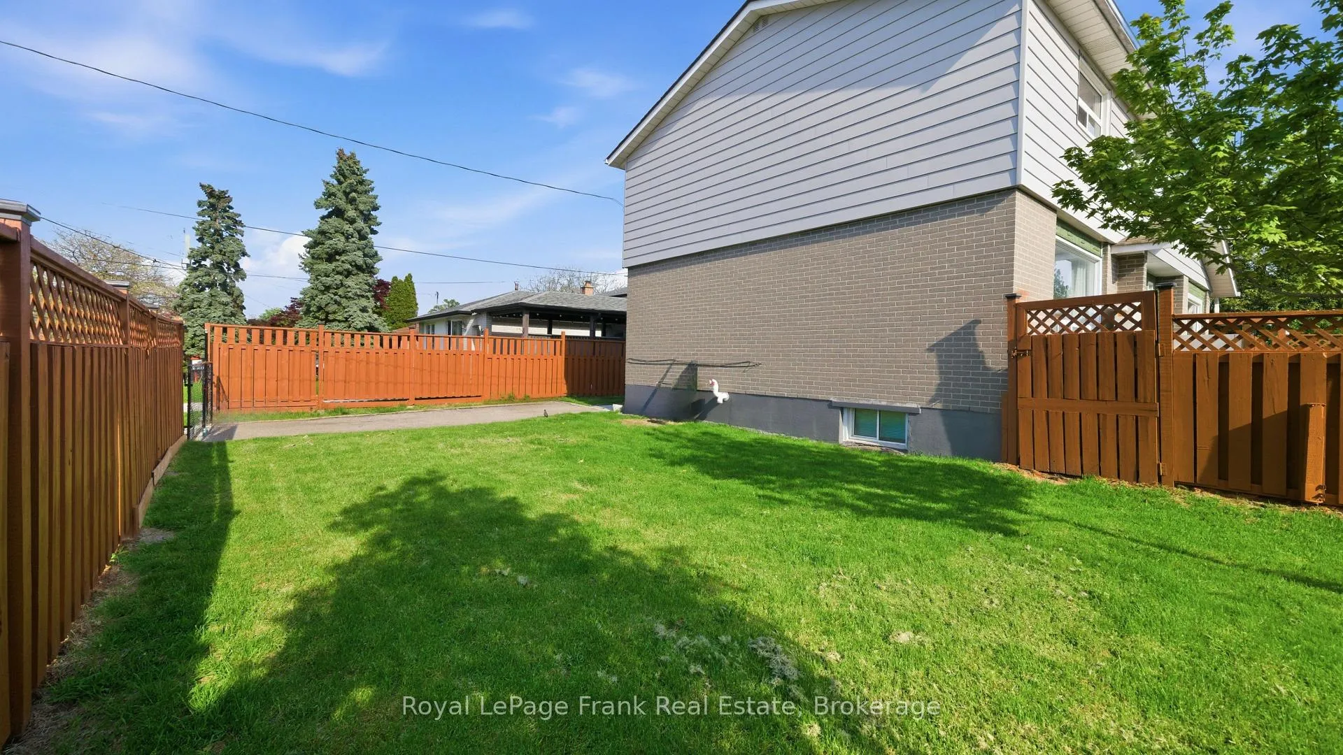 Photo 39 of 1014 Vistula Drive, Pickering, West Shore — HOMEH