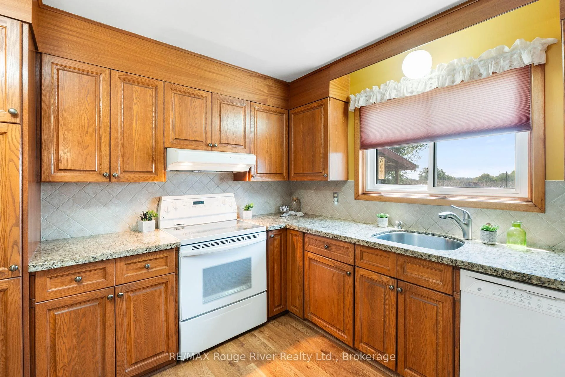 Photo 37 of 1271 Ontario Street, Cobourg — HOMEH